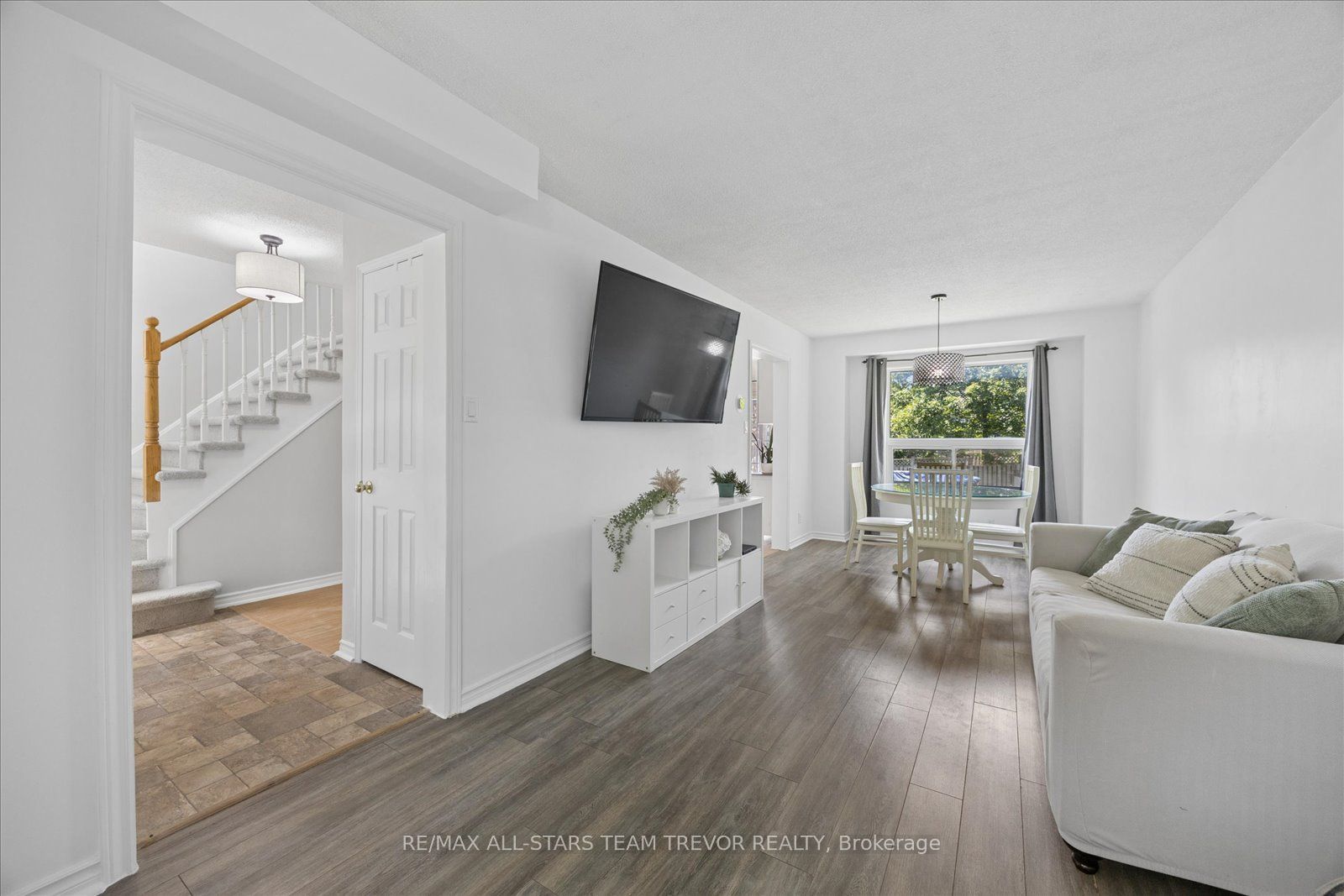98 Carrick Avenue Property Photo 10