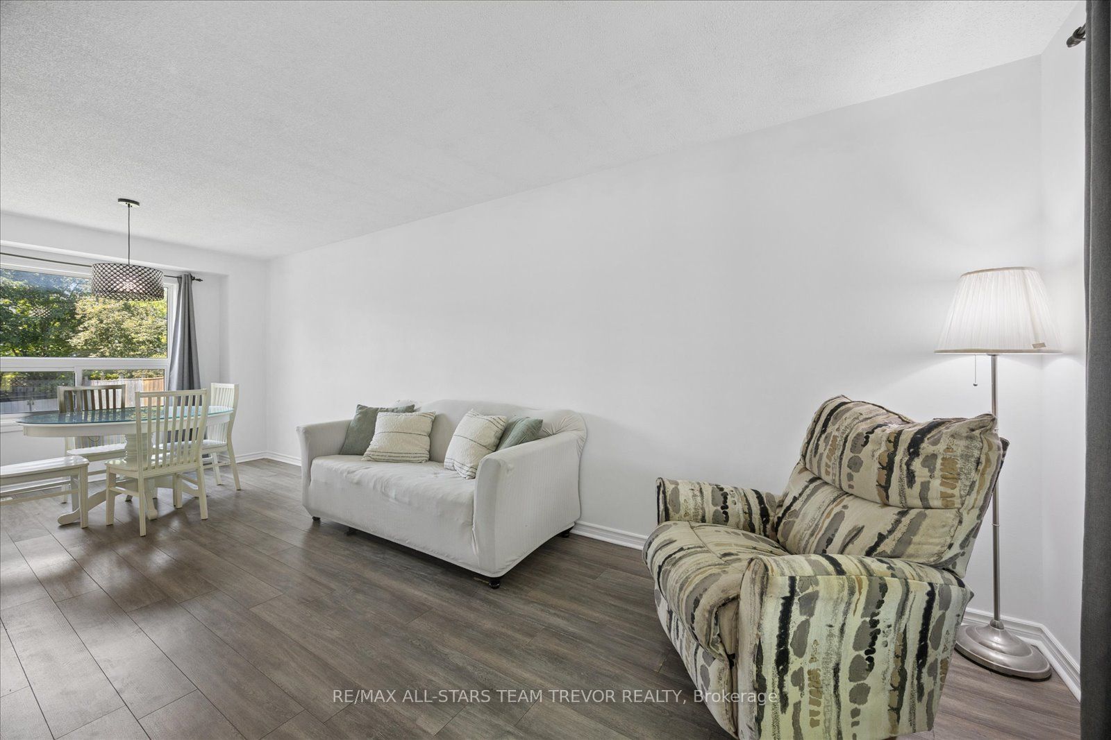 98 Carrick Avenue Property Photo 11