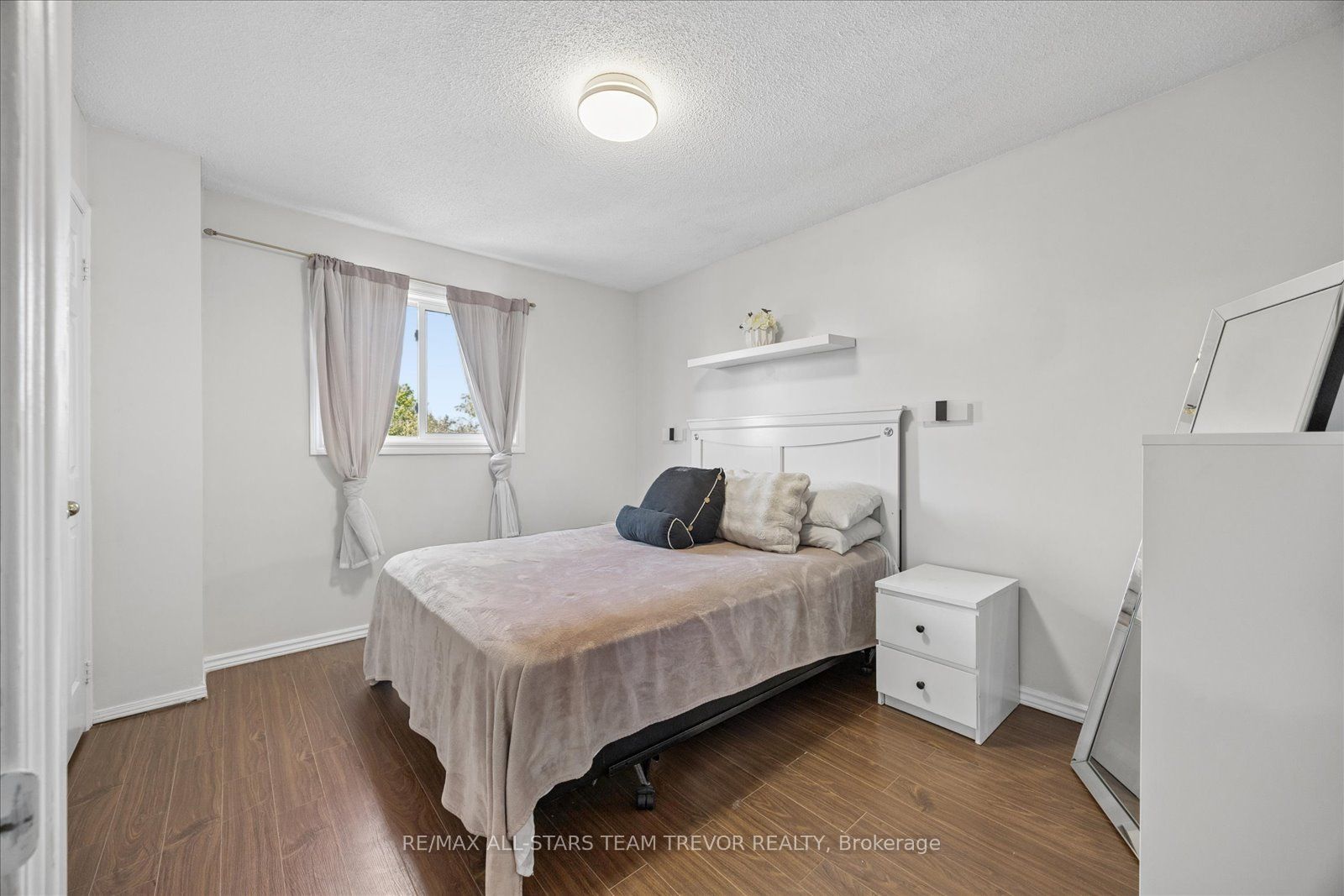98 Carrick Avenue Property Photo 16