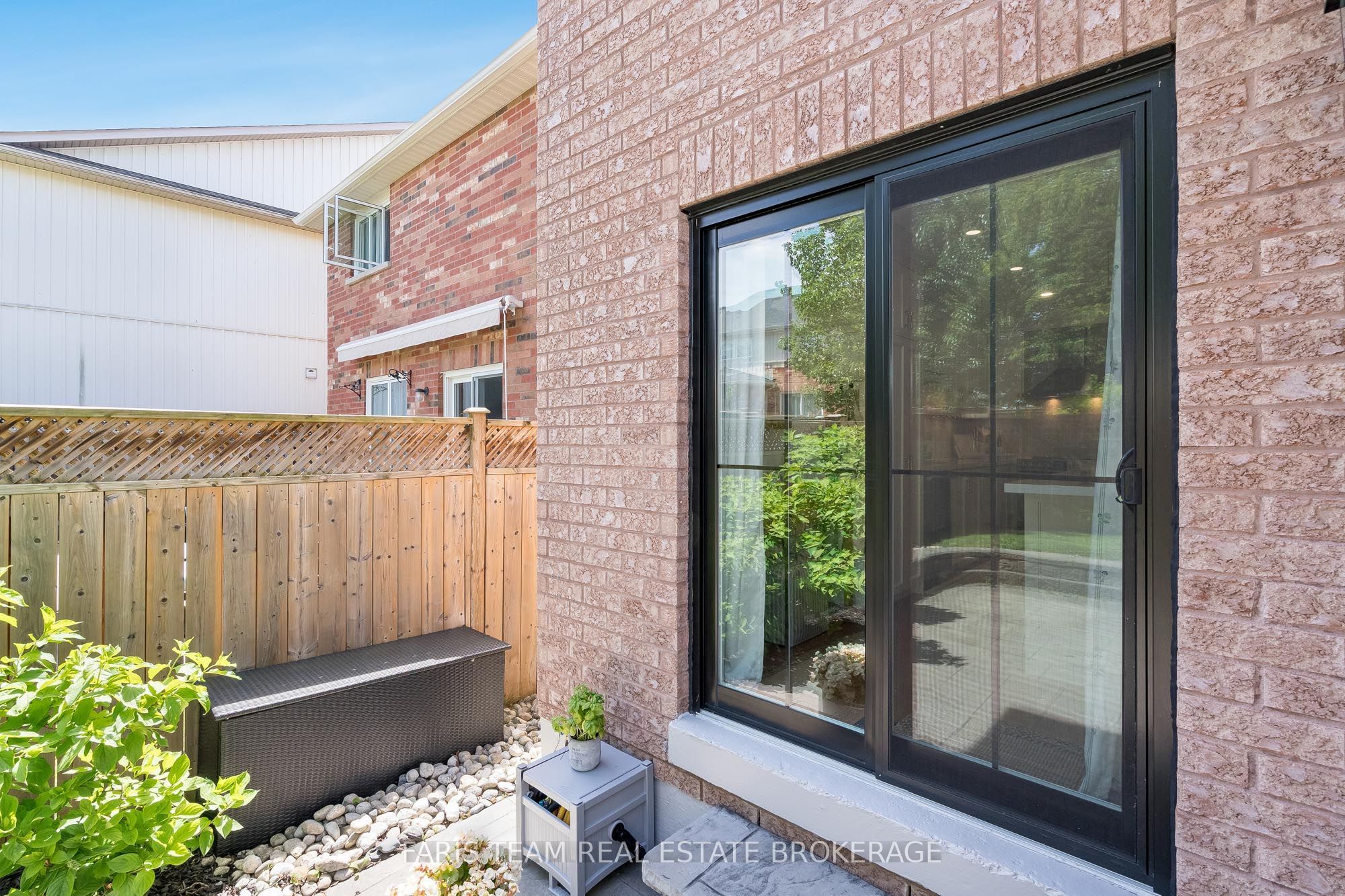 86 Margaret Graham Crescent Property Photo 32