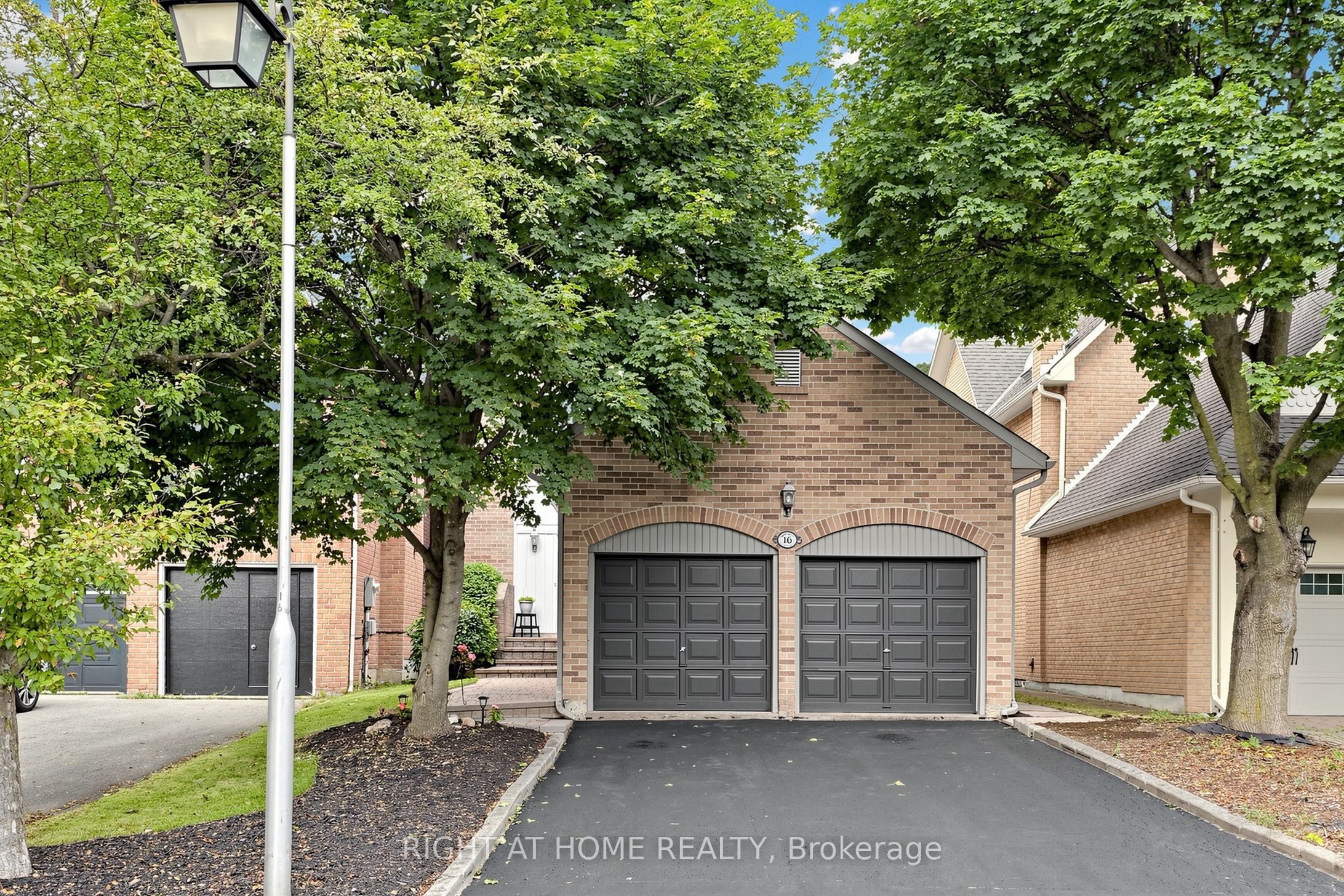 16 Rosemead Close Property Photo 1