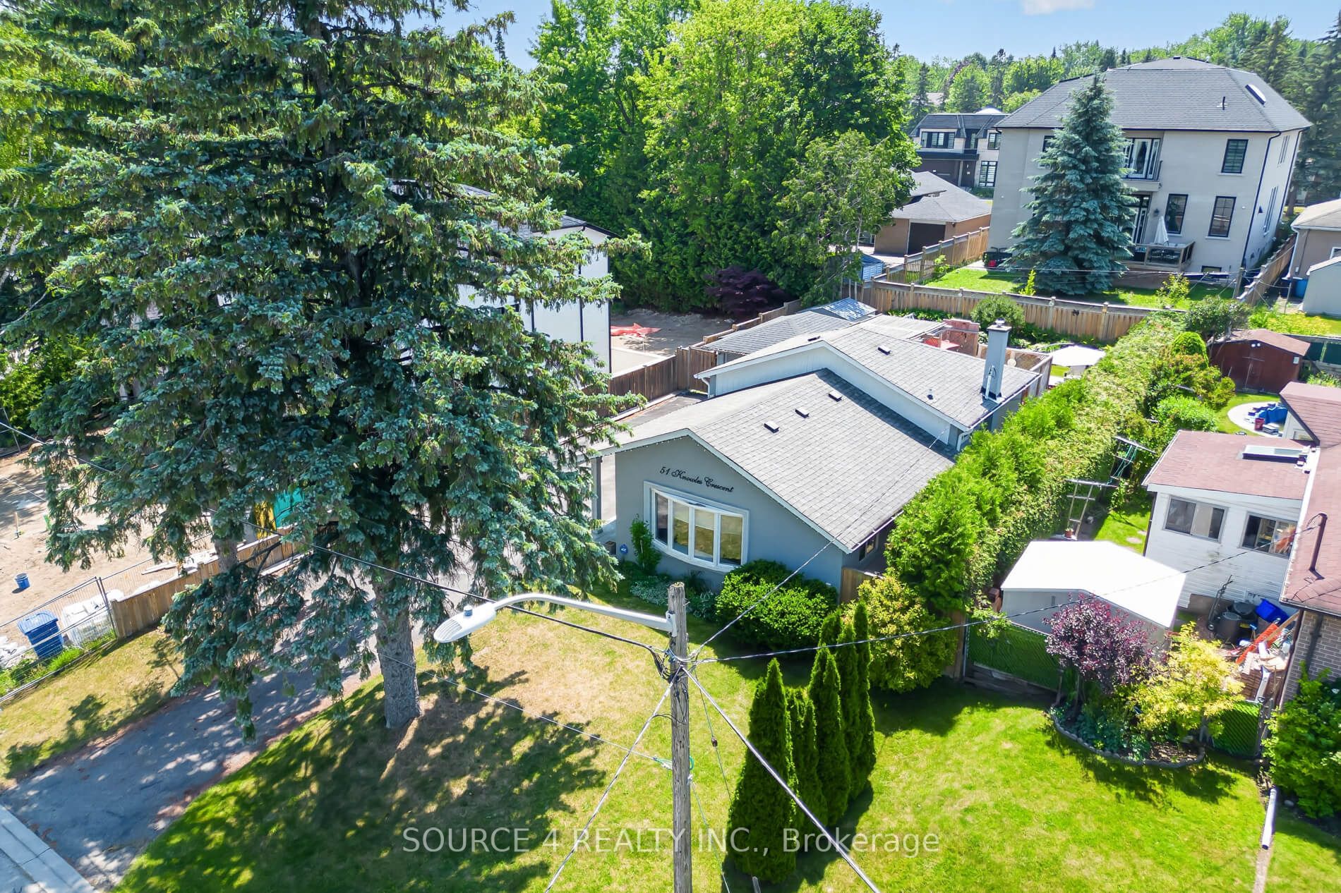 51 Knowles Crescent Property Photo 4