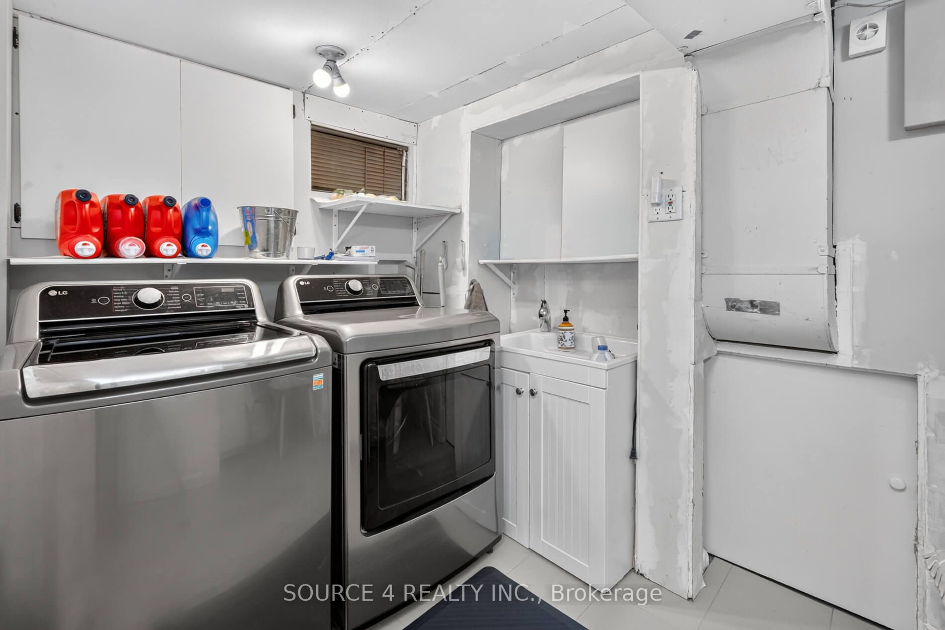 51 Knowles Crescent Property Photo 30