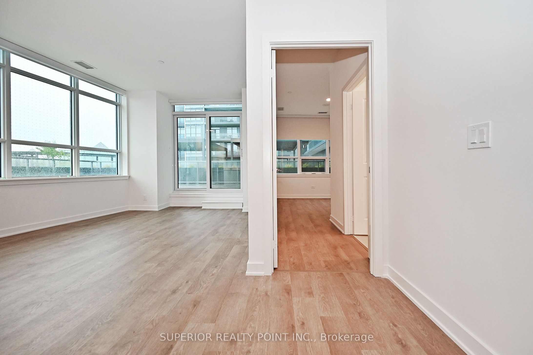 30 Upper Mall Way A214 Property Photo 19