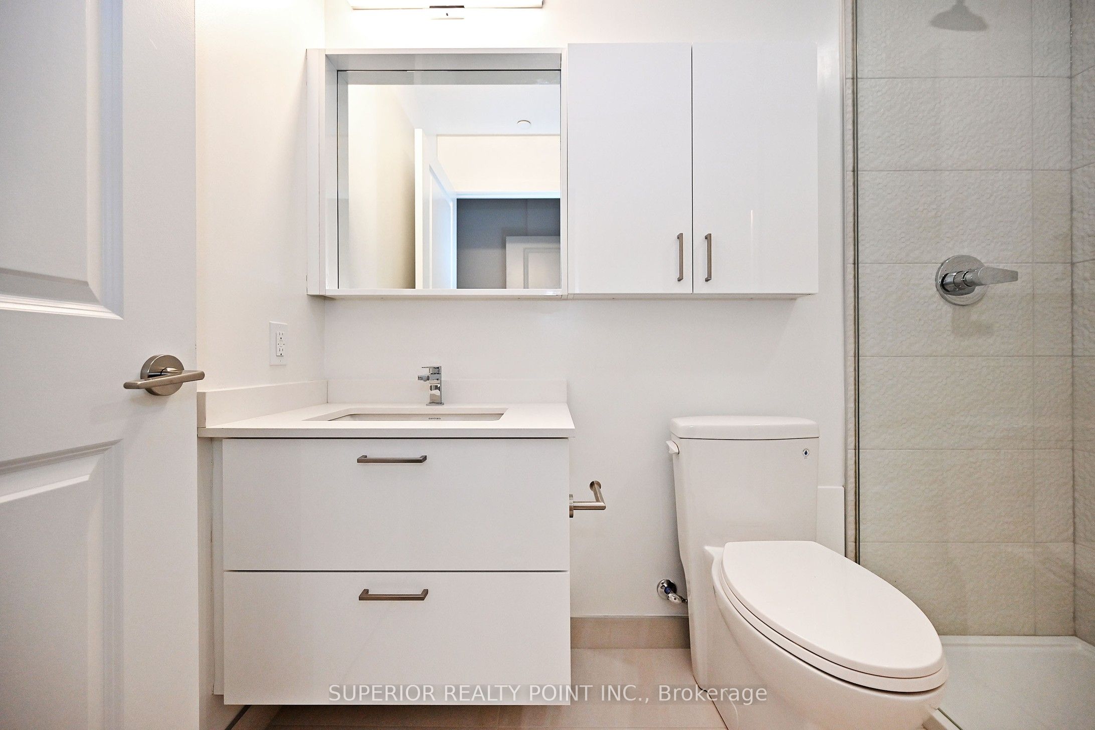 30 Upper Mall Way A214 Property Photo 27