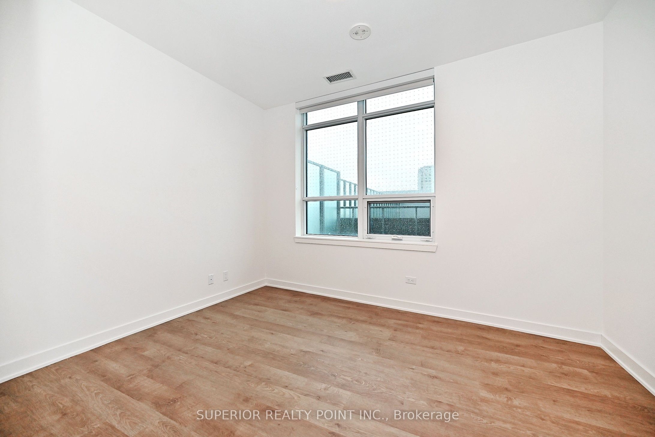 30 Upper Mall Way A214 Property Photo 32