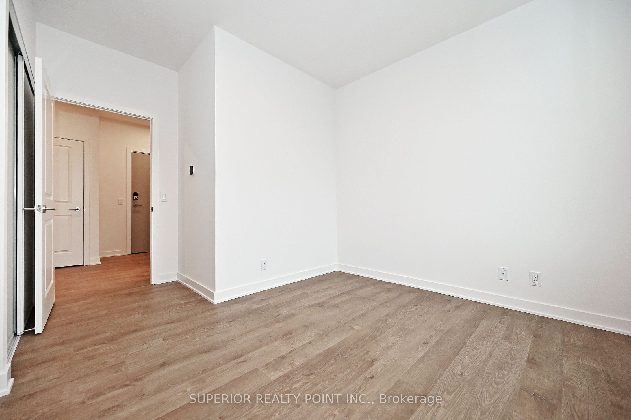 30 Upper Mall Way A214 Property Photo 34