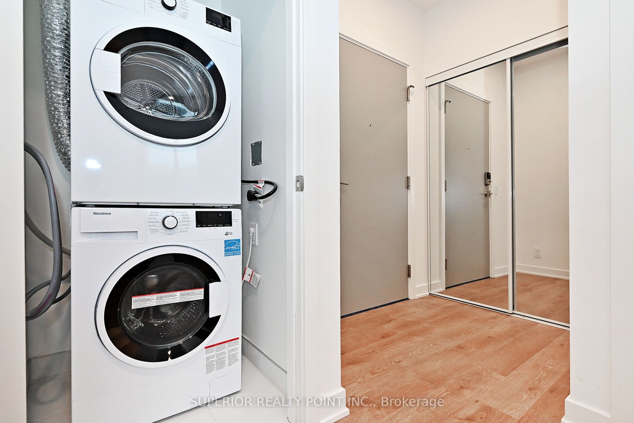 30 Upper Mall Way A214 Property Photo 39