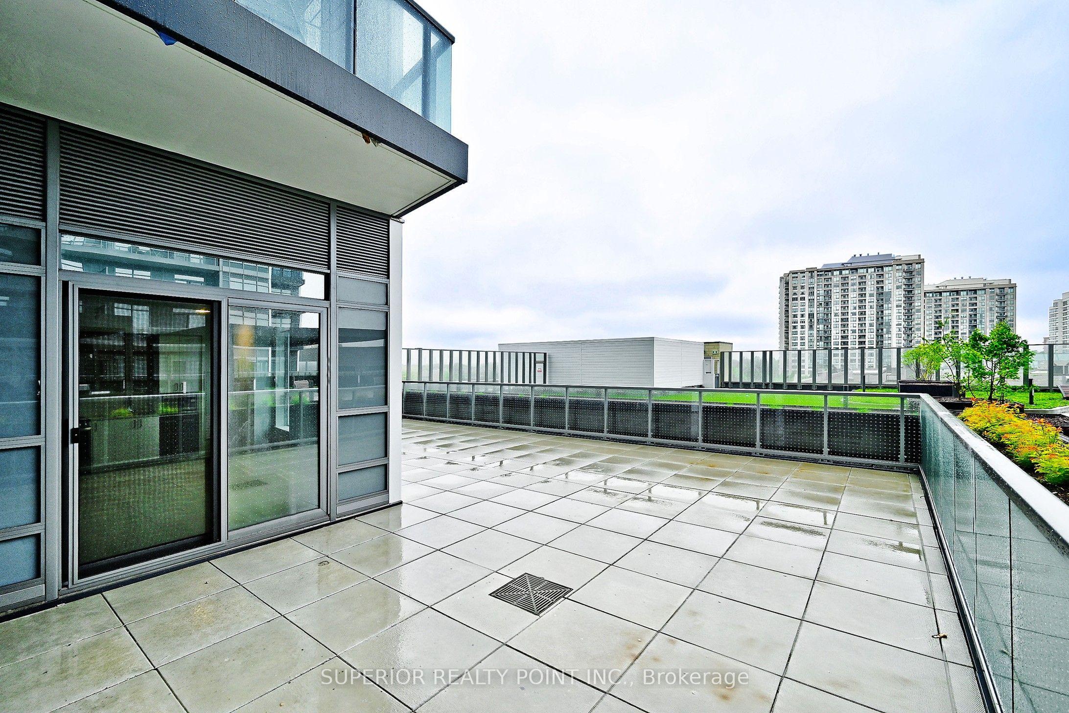 30 Upper Mall Way A214 Property Photo 40