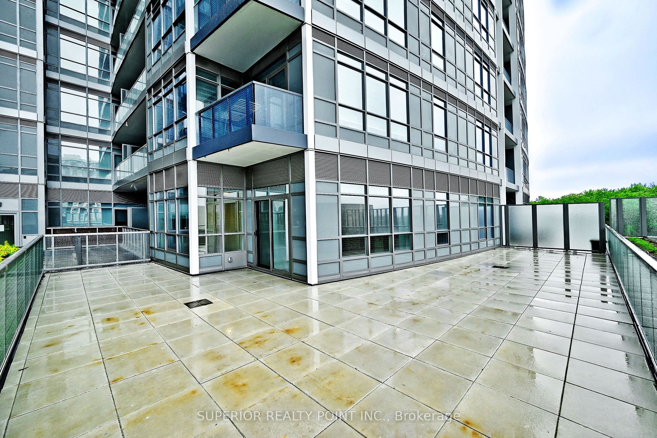 30 Upper Mall Way A214 Property Photo 41