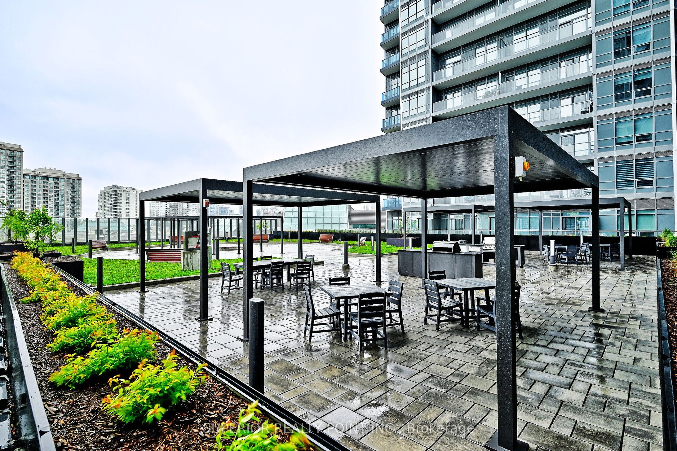 30 Upper Mall Way A214 Property Photo 45