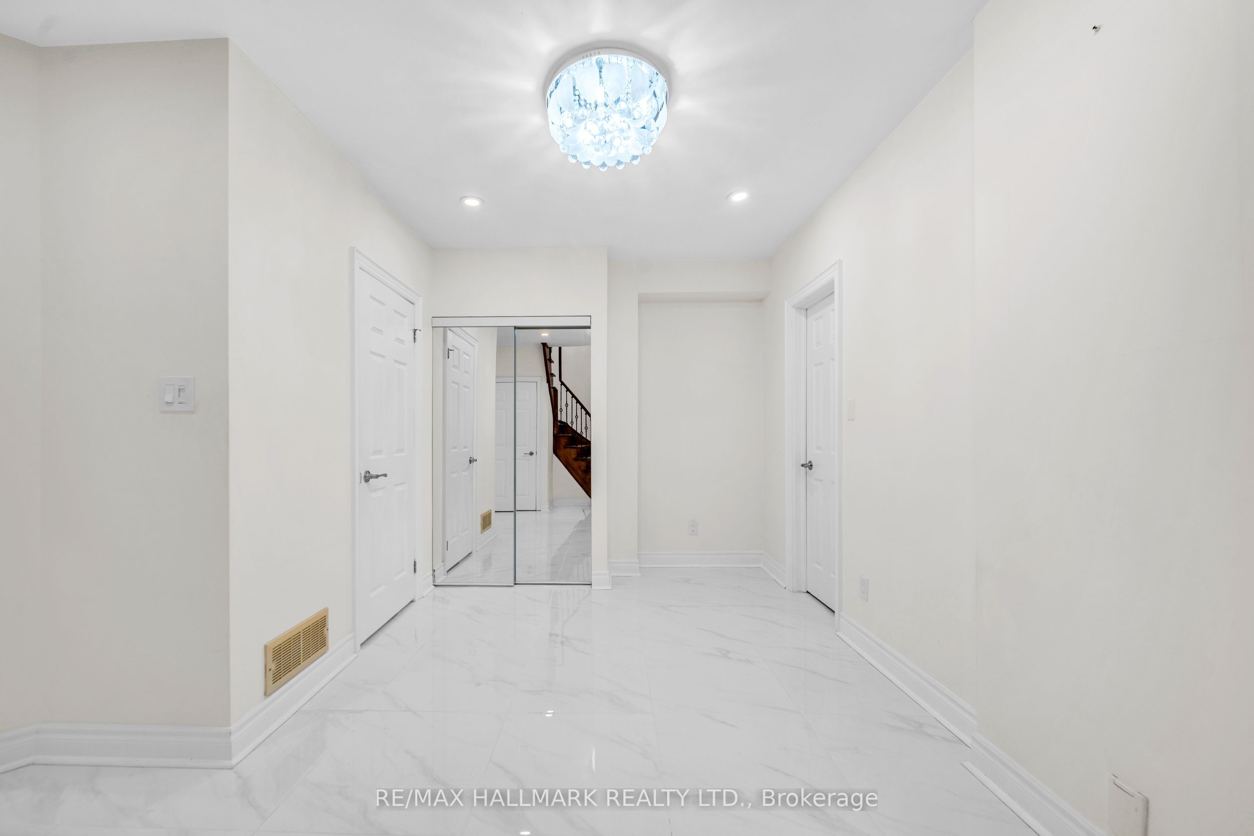 872 Hilton Boulevard Property Photo 10