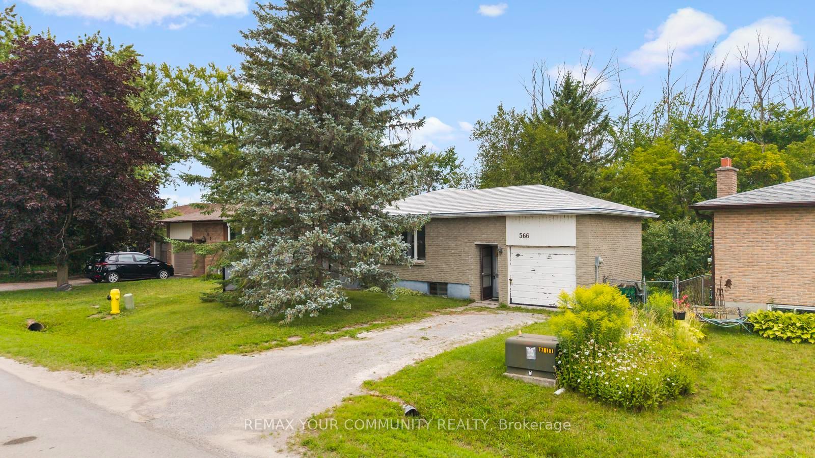 566 Highland Crescent Property Photo 2