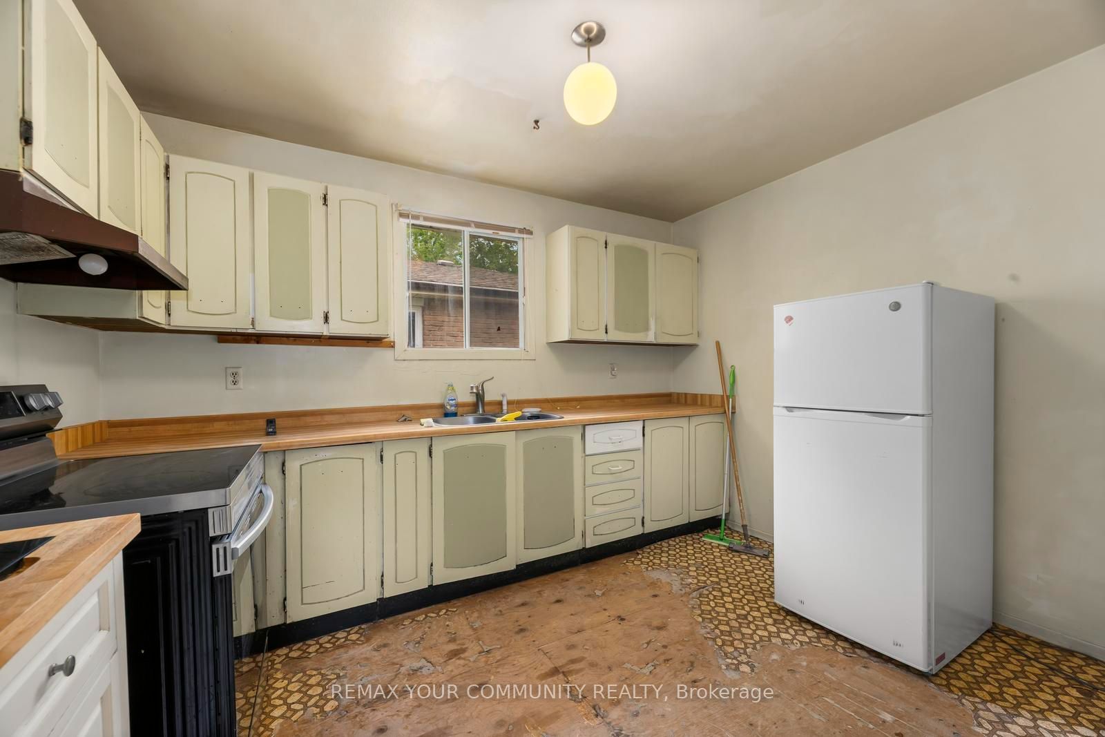 566 Highland Crescent Property Photo 4