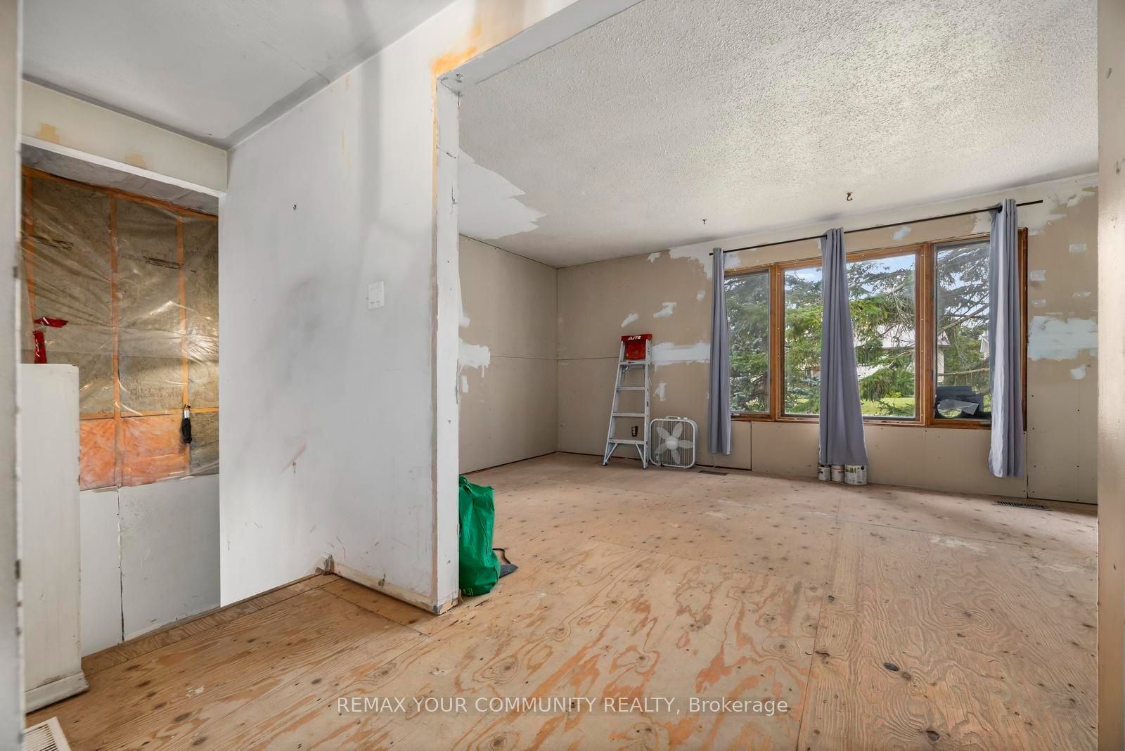 566 Highland Crescent Property Photo 5
