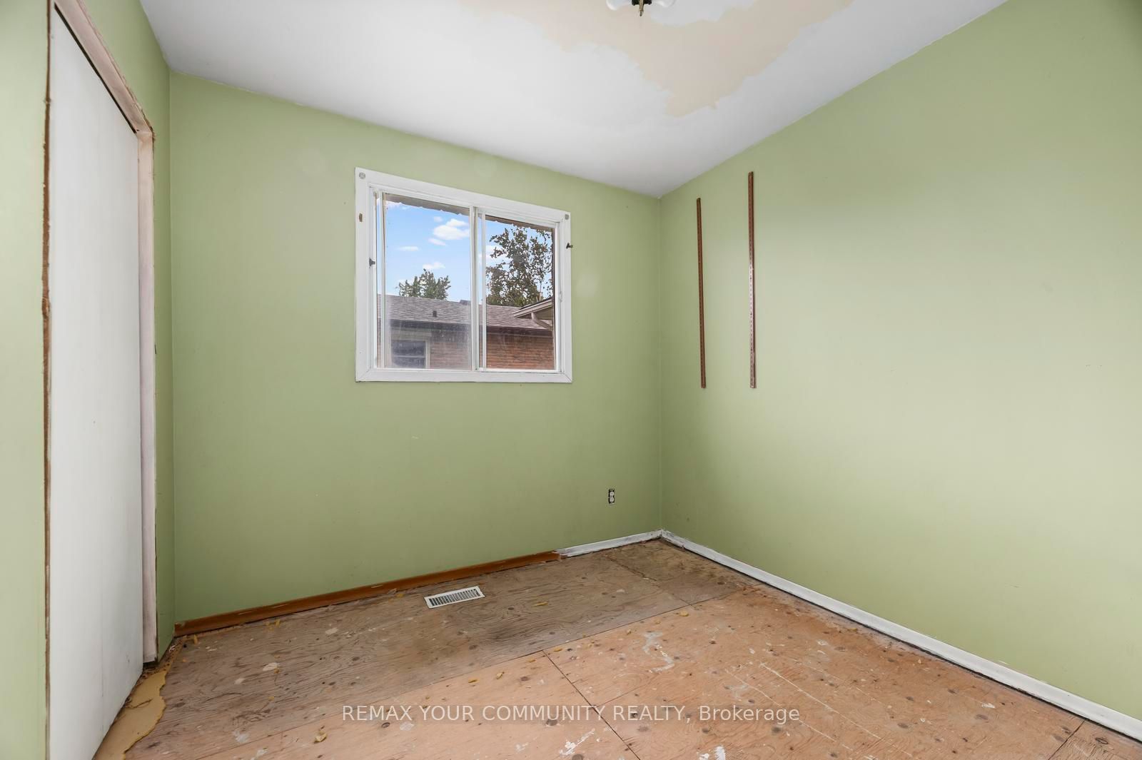 566 Highland Crescent Property Photo 9