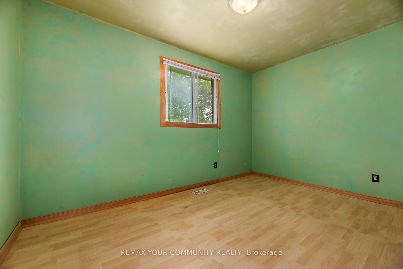 566 Highland Crescent Property Photo 10