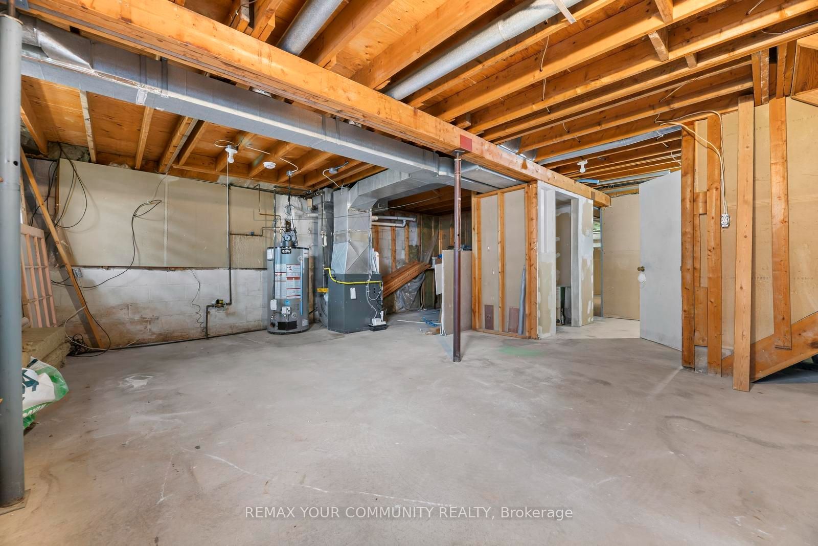 566 Highland Crescent Property Photo 24