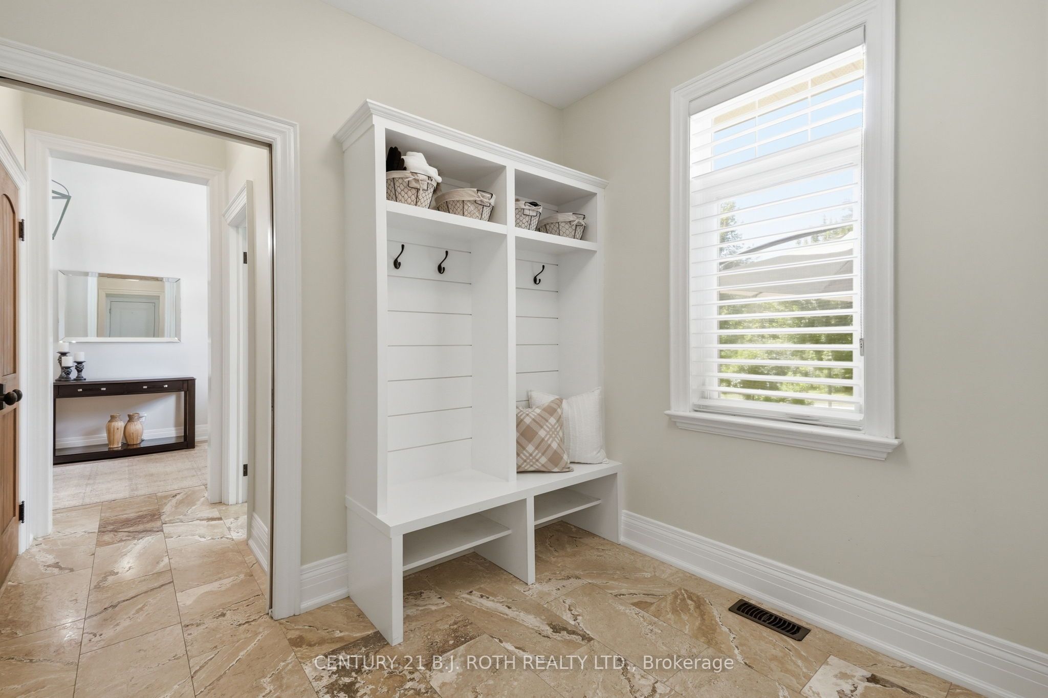 2055 Forest Valley Drive Property Photo 7