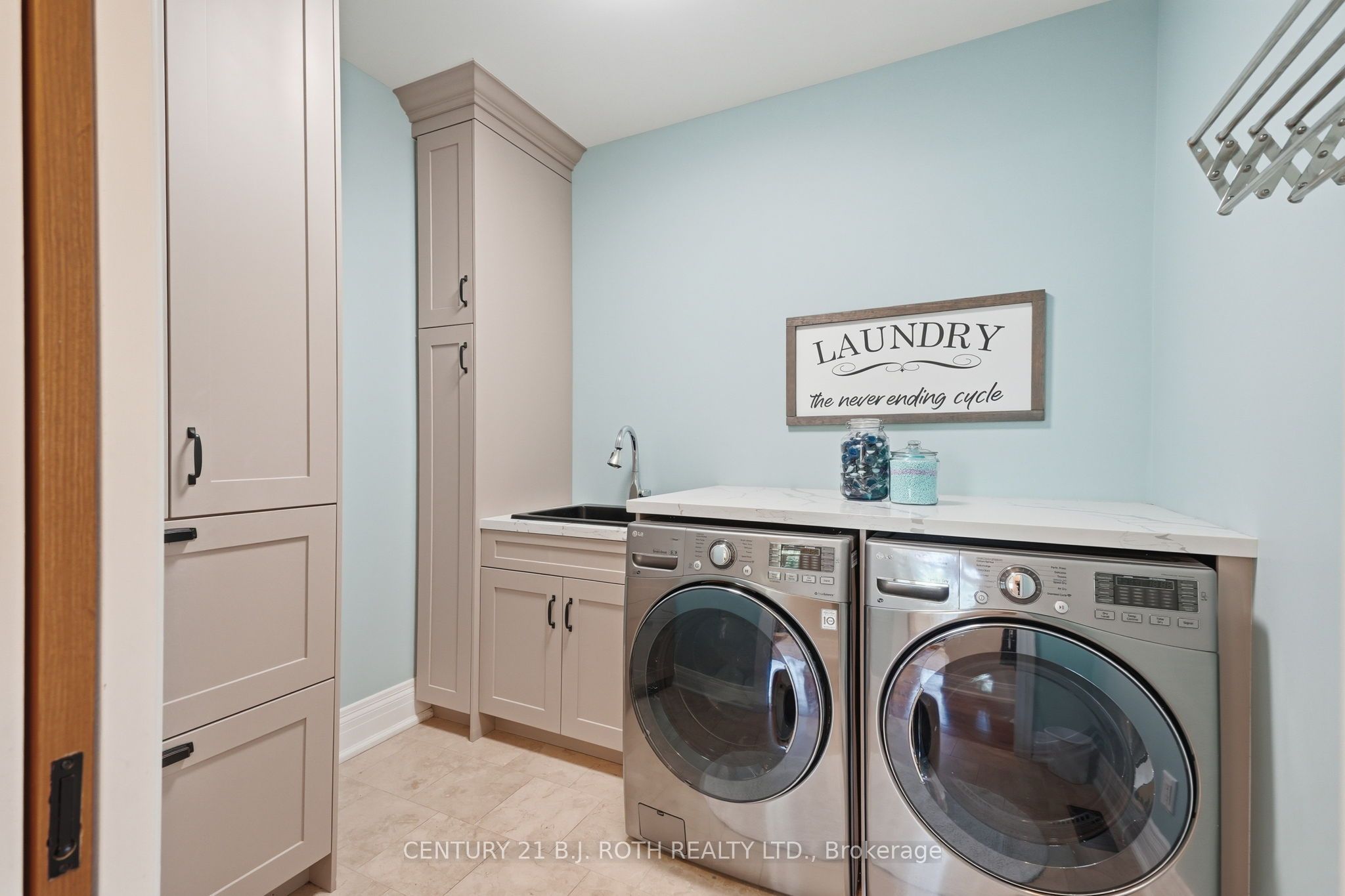 2055 Forest Valley Drive Property Photo 20