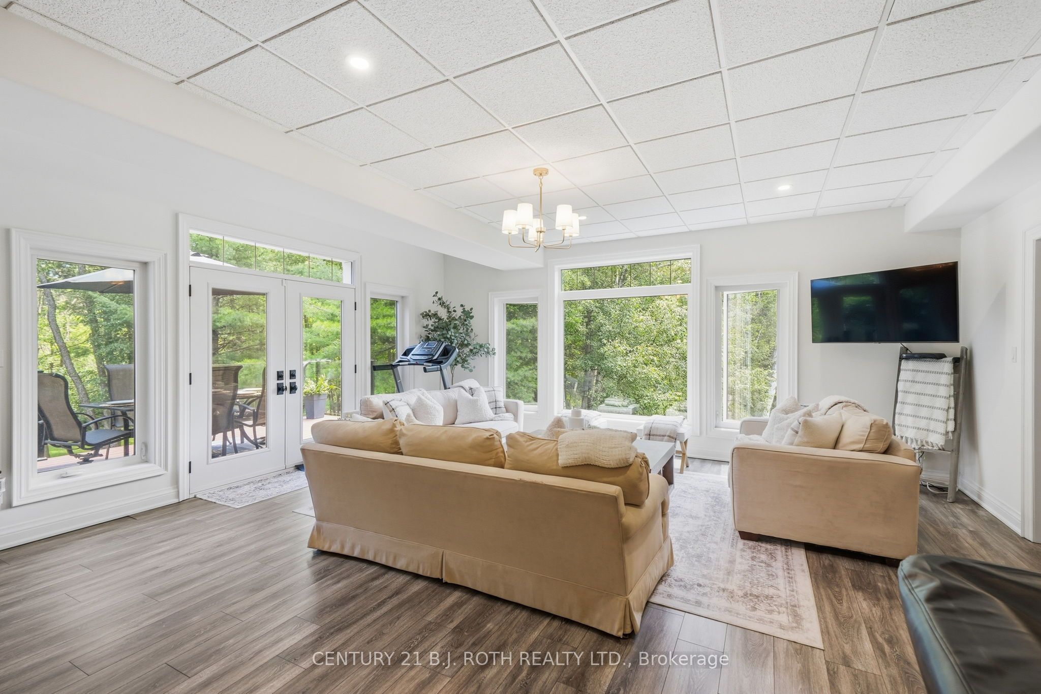 2055 Forest Valley Drive Property Photo 27