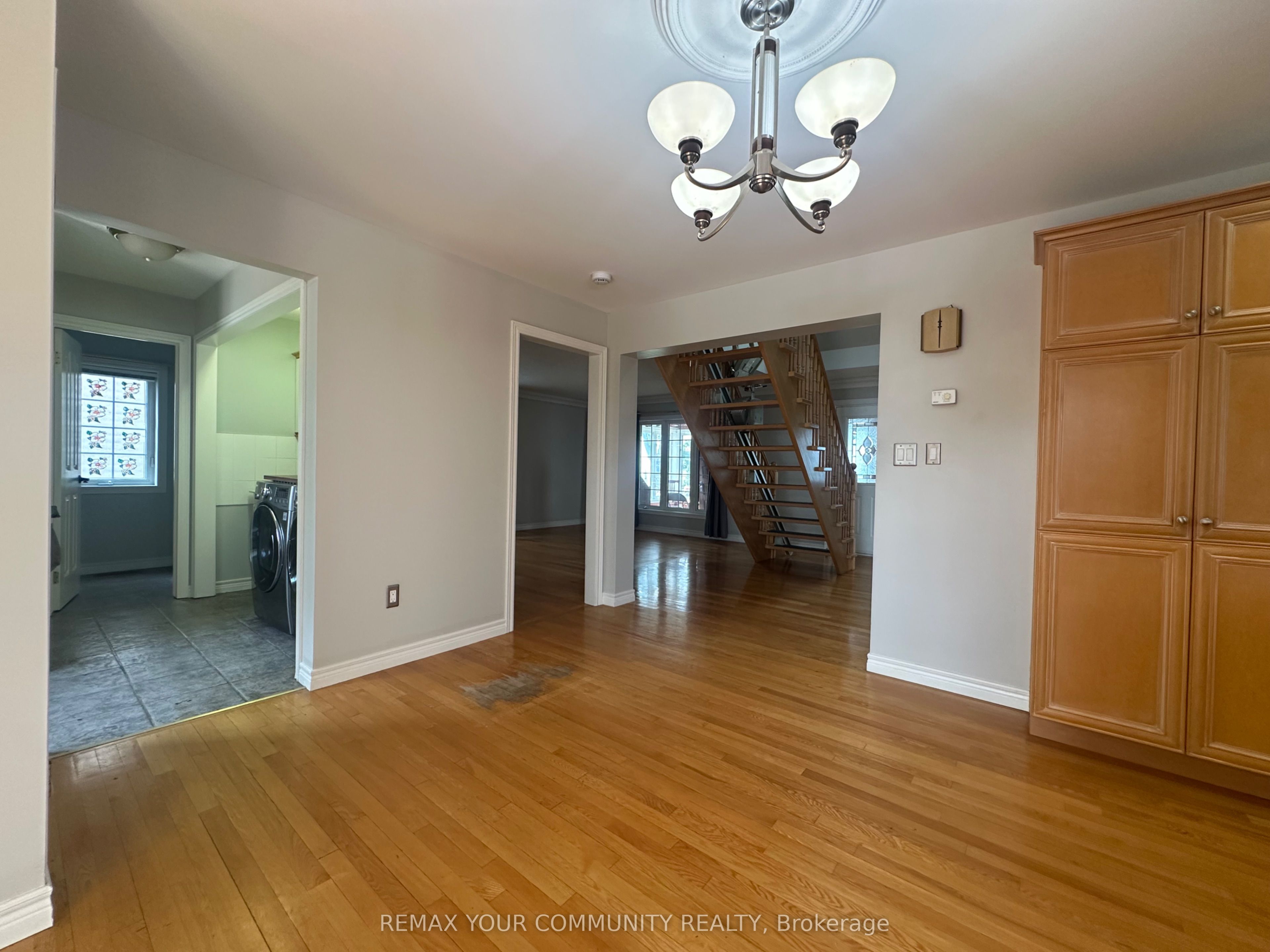 203 Lake Drive E Property Photo 11