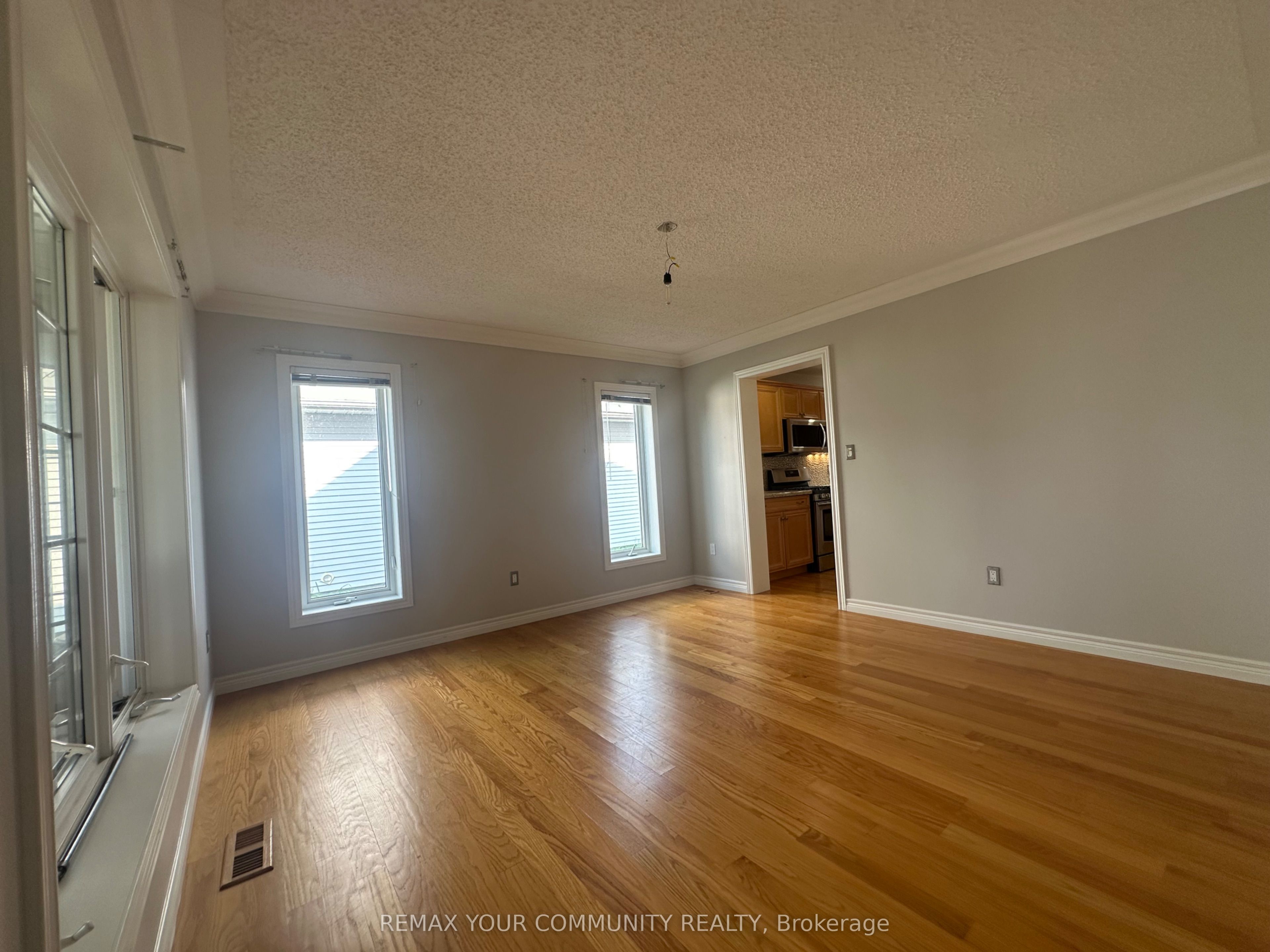 203 Lake Drive E Property Photo 15