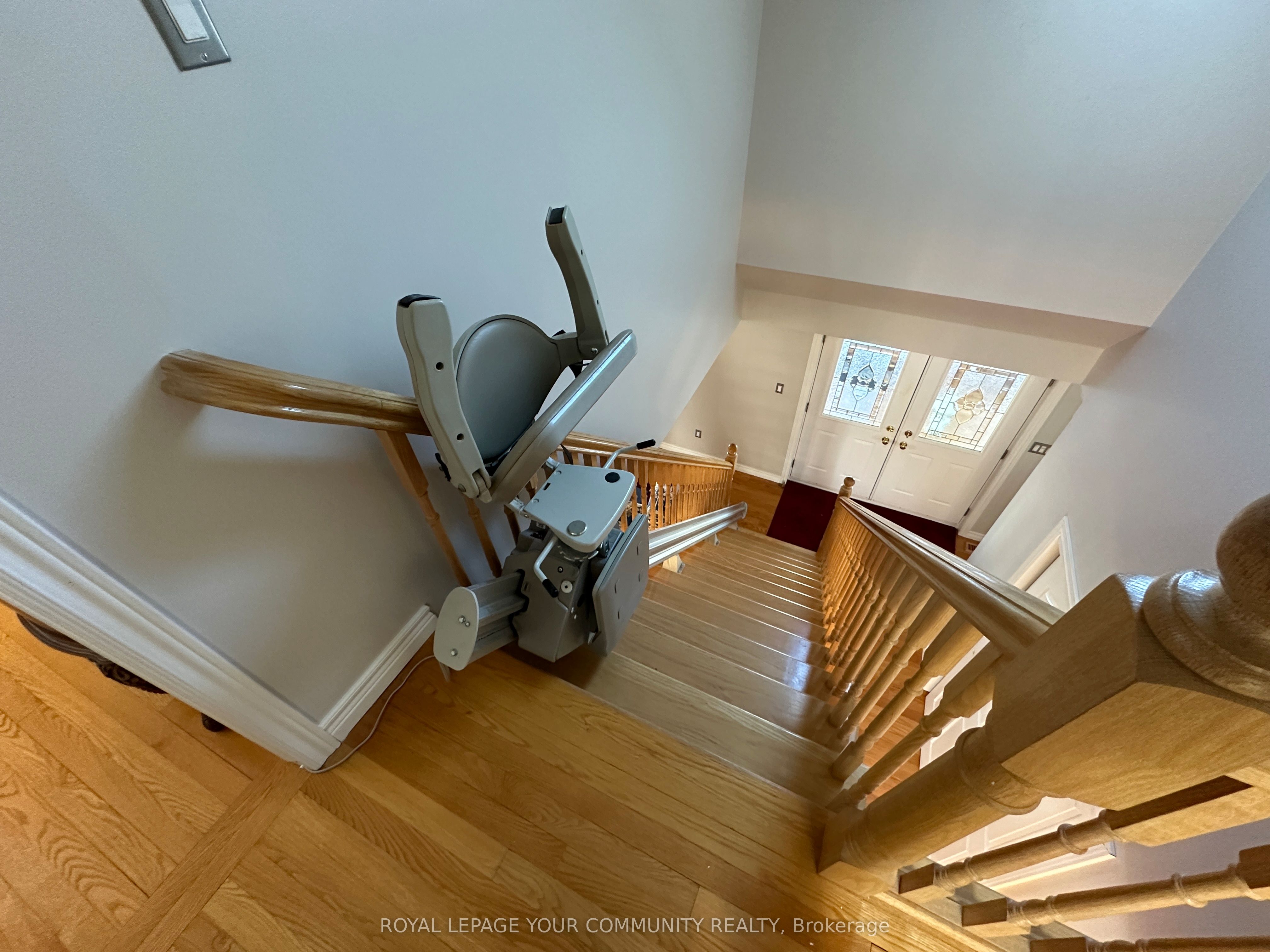 203 Lake Drive E Property Photo 24