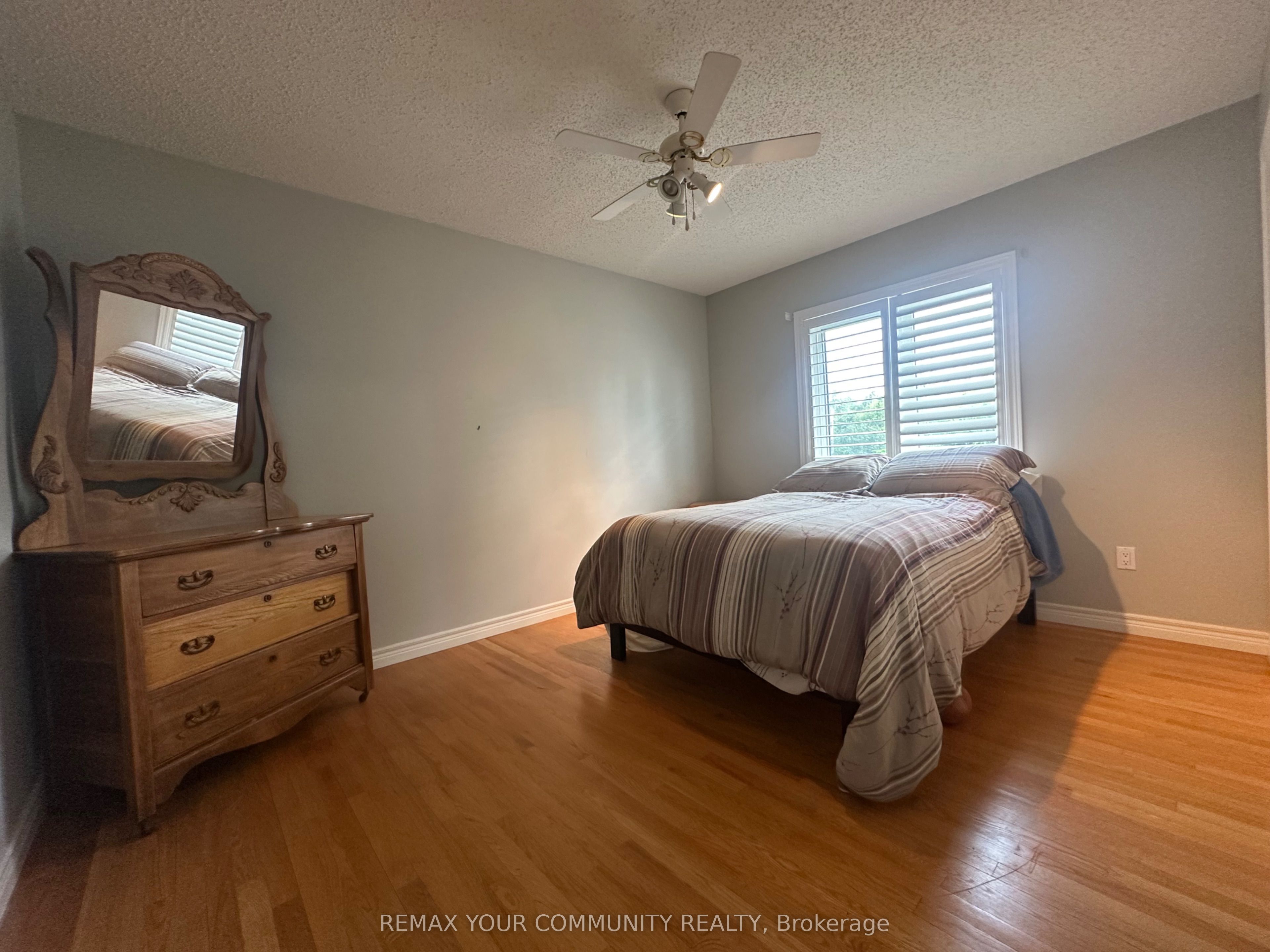203 Lake Drive E Property Photo 25