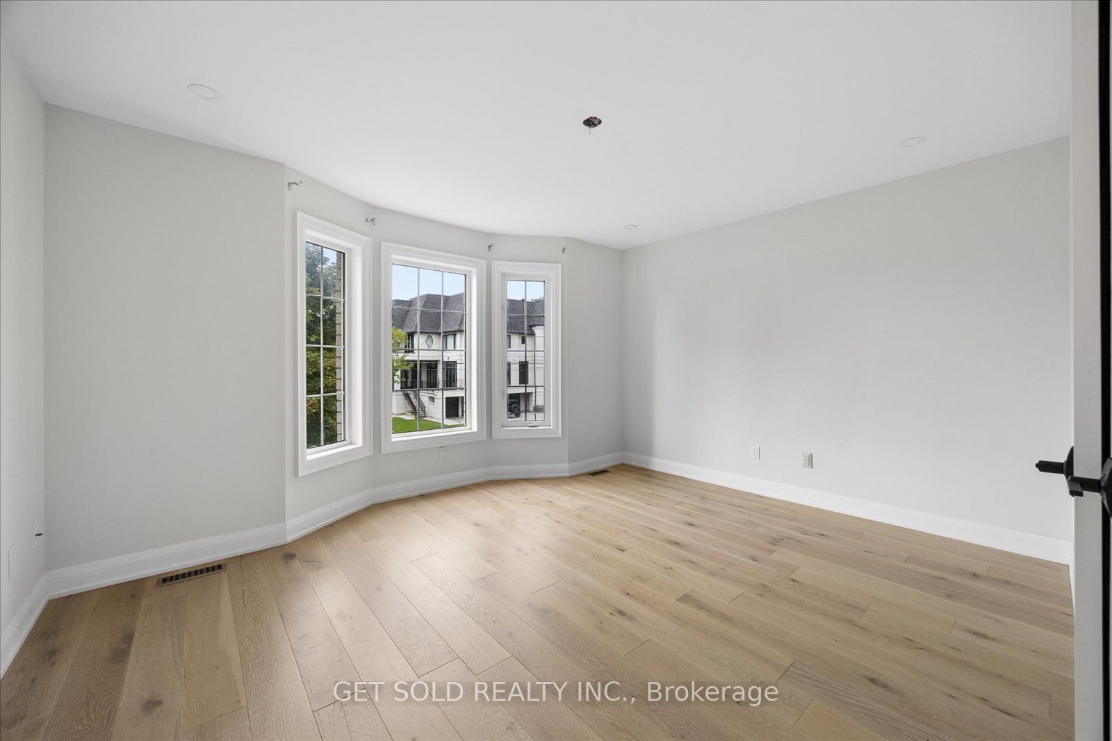 49 Pearson Avenue Property Photo 26