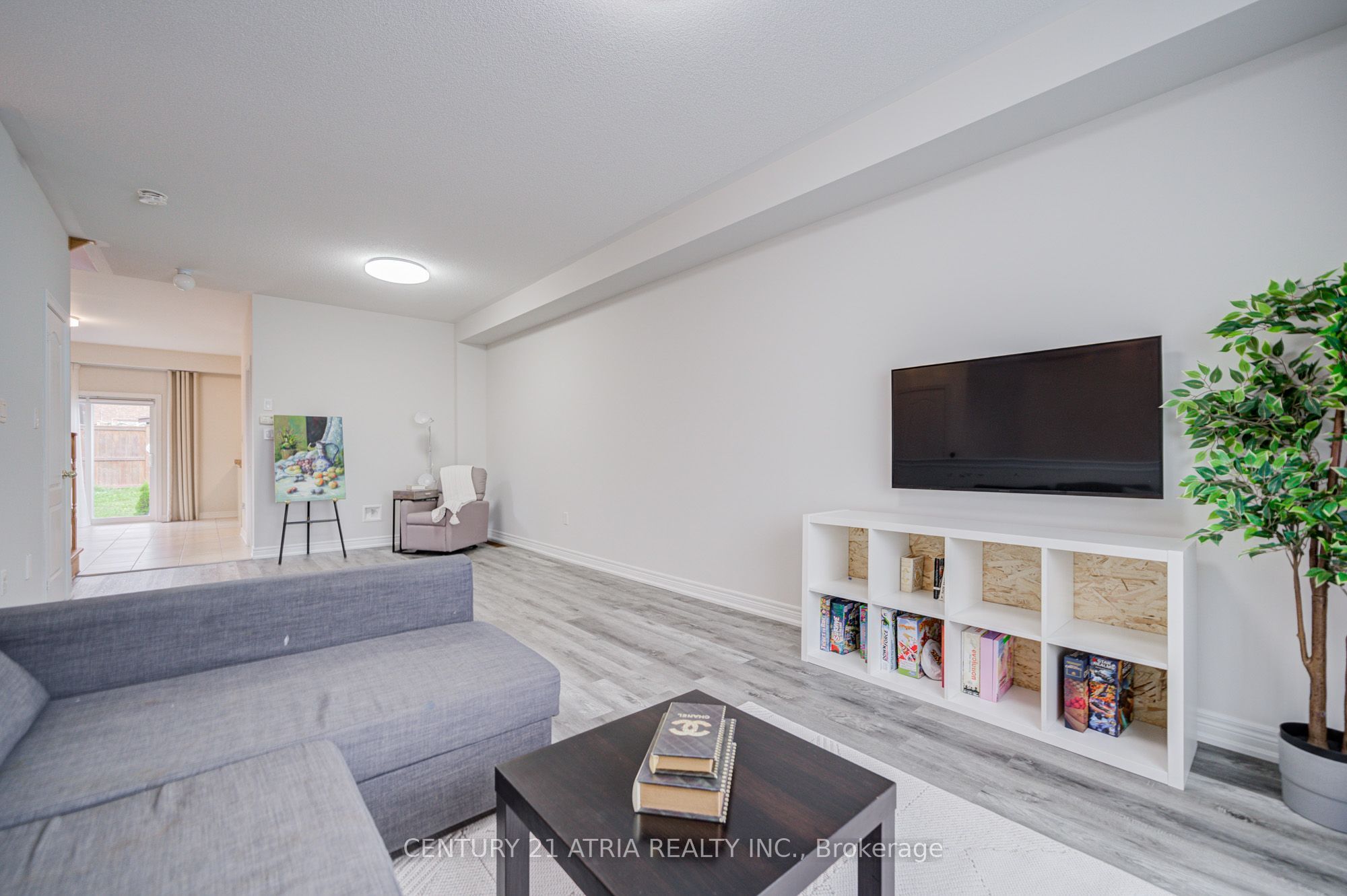 25 Matthewson Avenue Property Photo 11