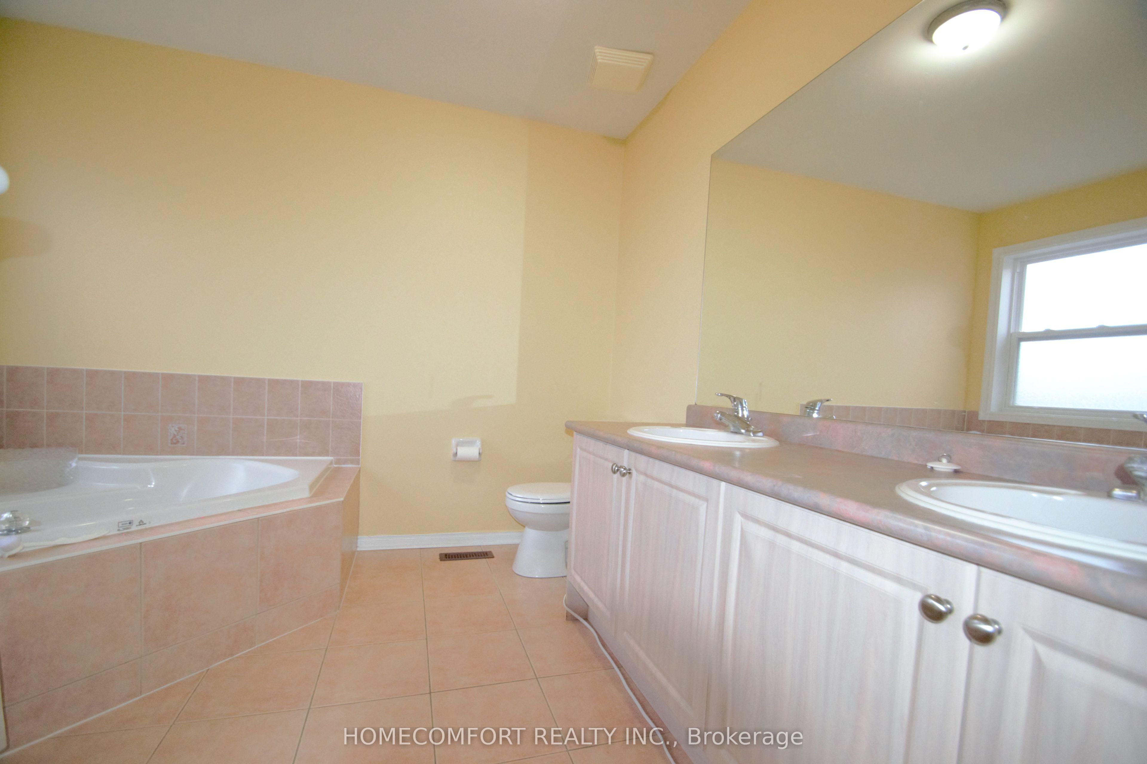 28 Deerwood Crescent Property Photo 15