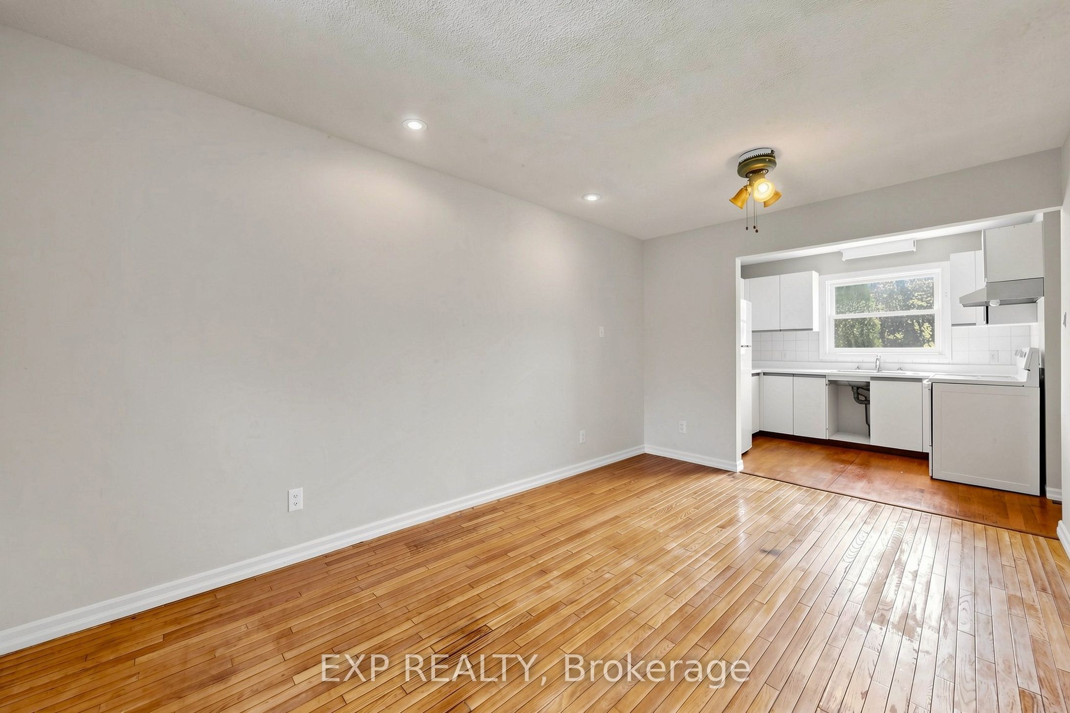 146 Bessborough Drive Property Photo 7