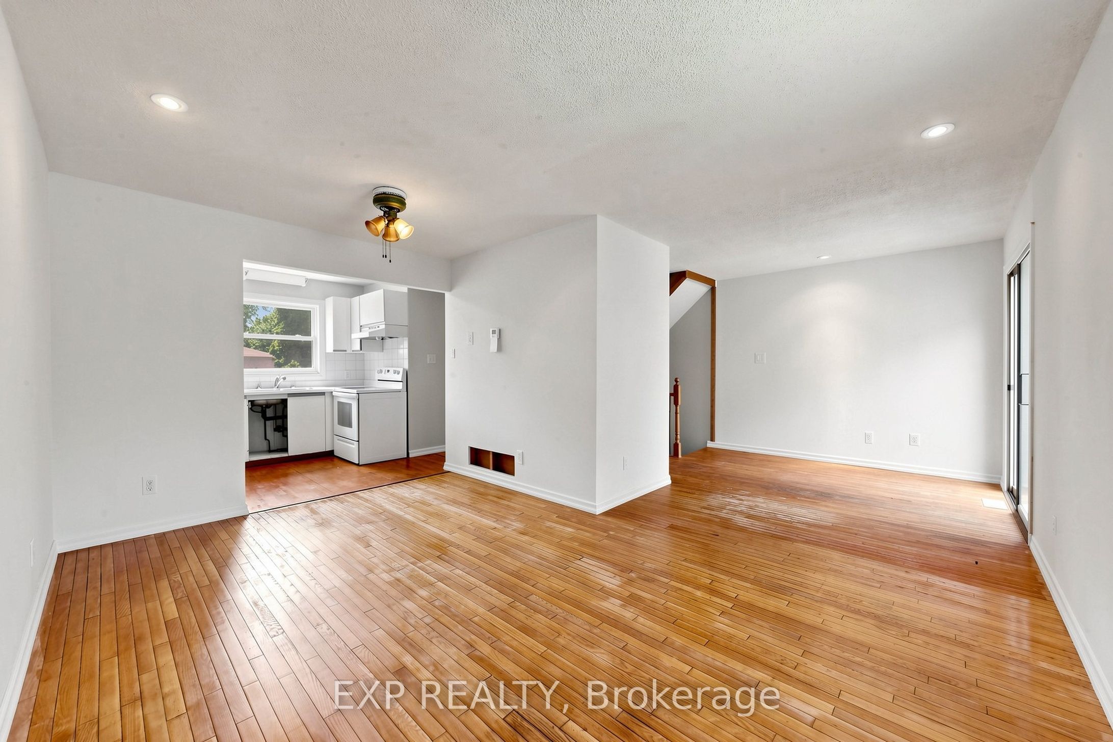 146 Bessborough Drive Property Photo 8