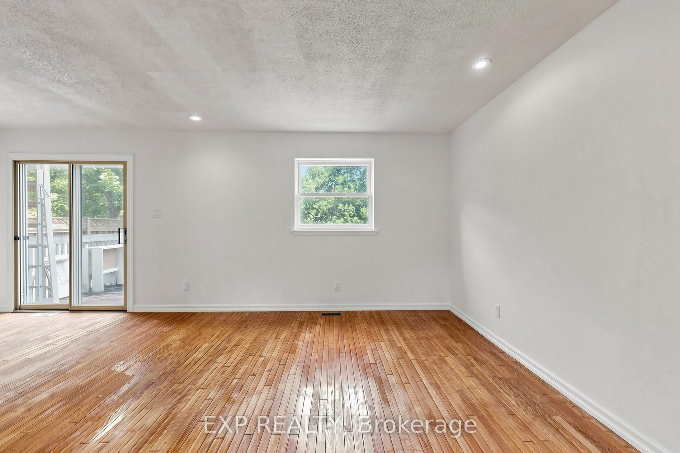 146 Bessborough Drive Property Photo 11