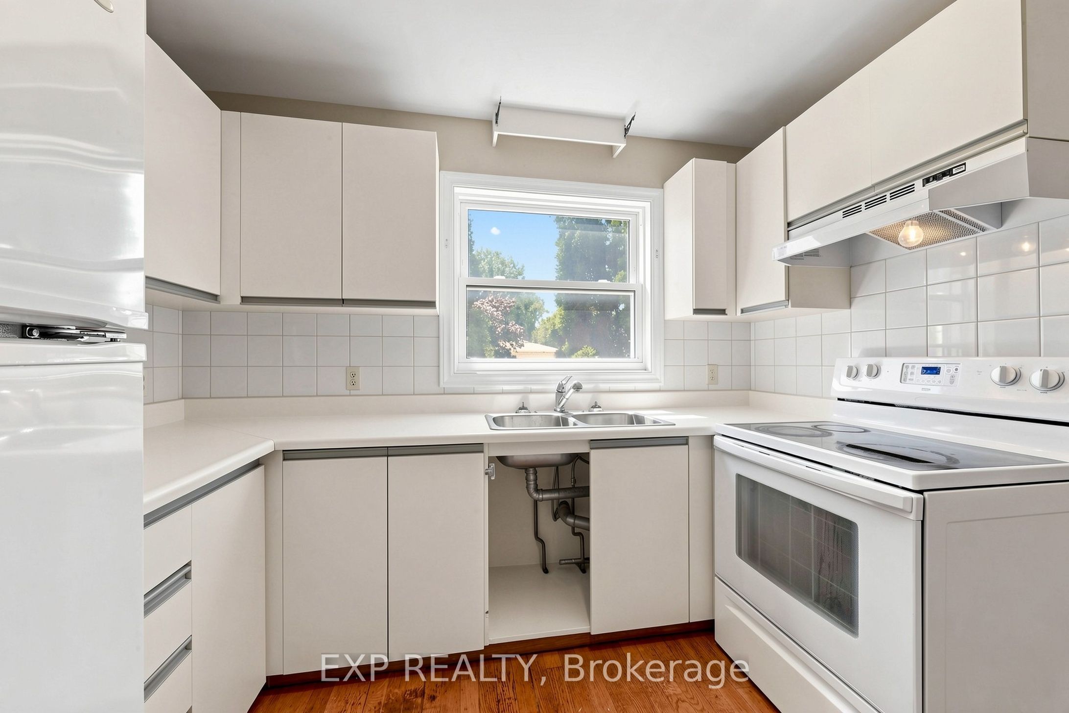 146 Bessborough Drive Property Photo 12
