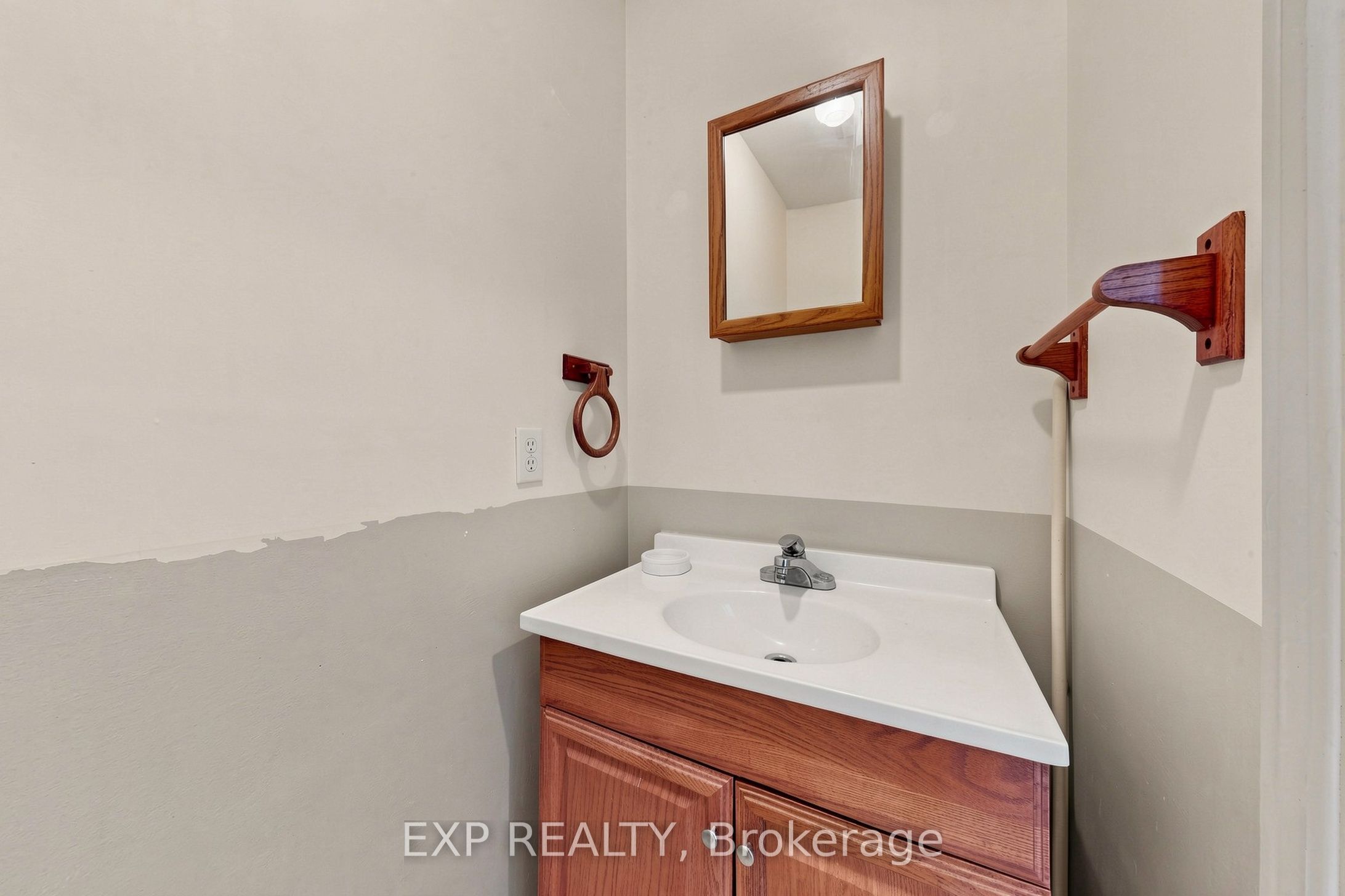 146 Bessborough Drive Property Photo 16