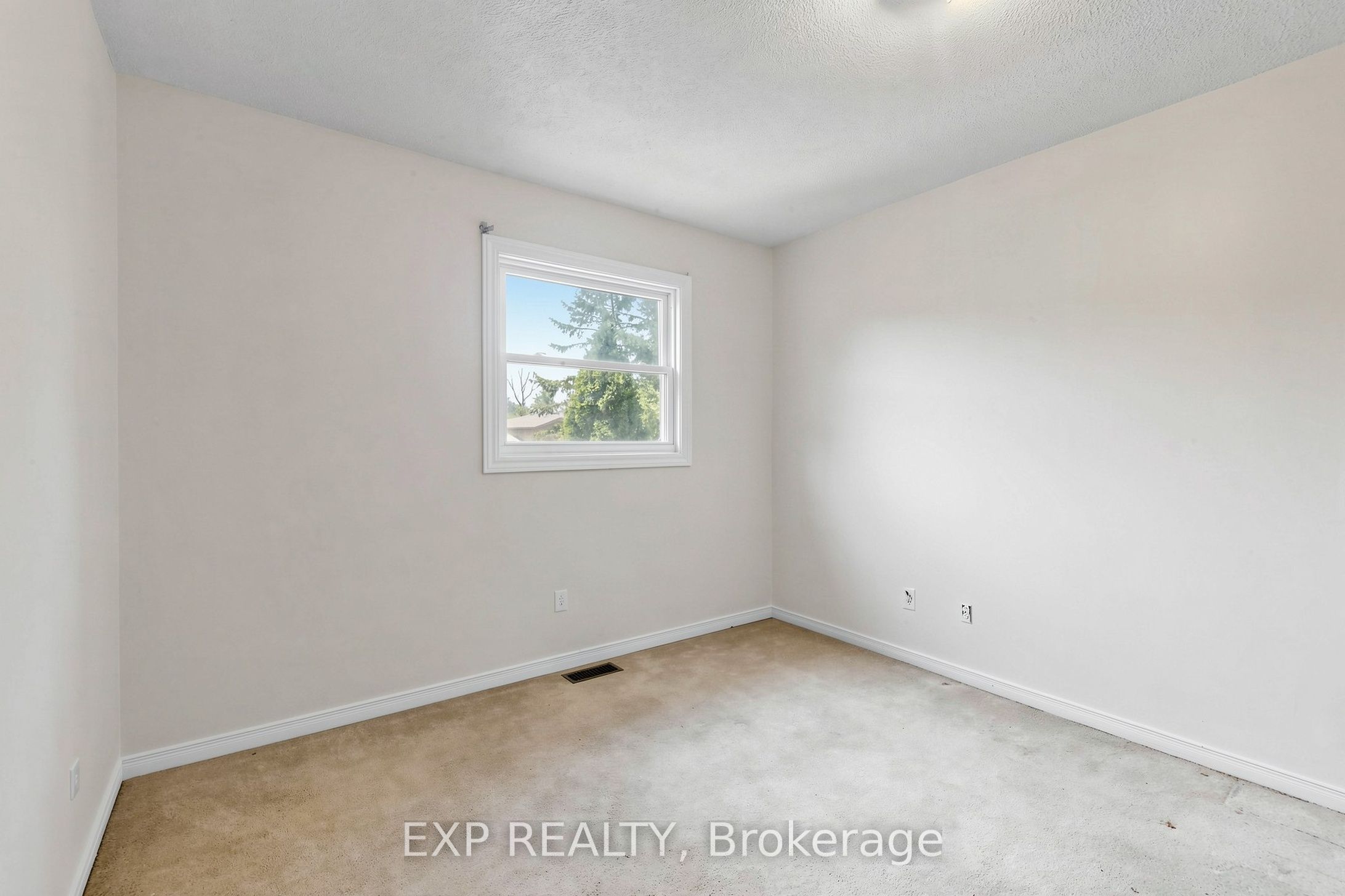 146 Bessborough Drive Property Photo 23