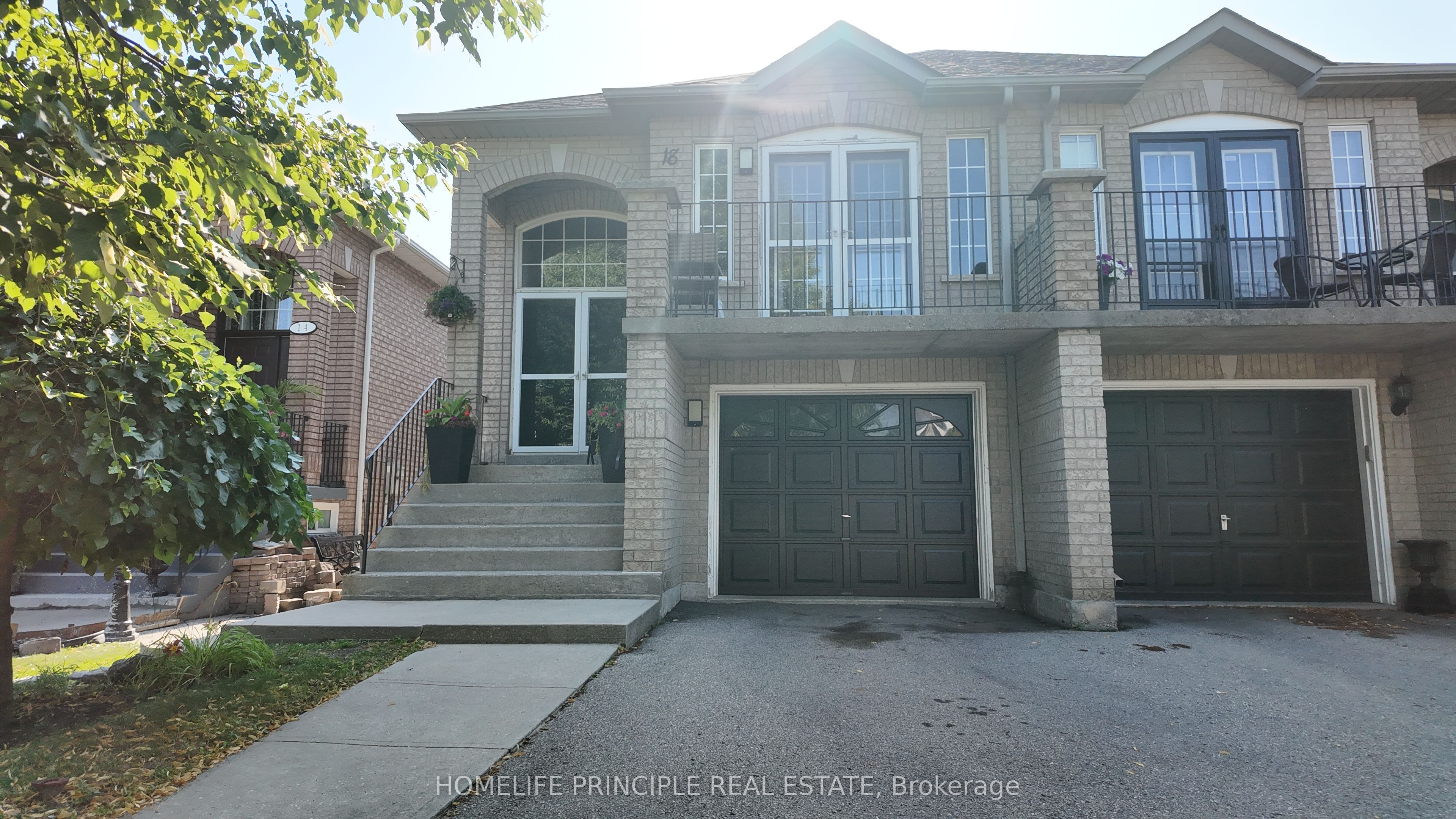 18 D'amato Crescent E Property Photo 1