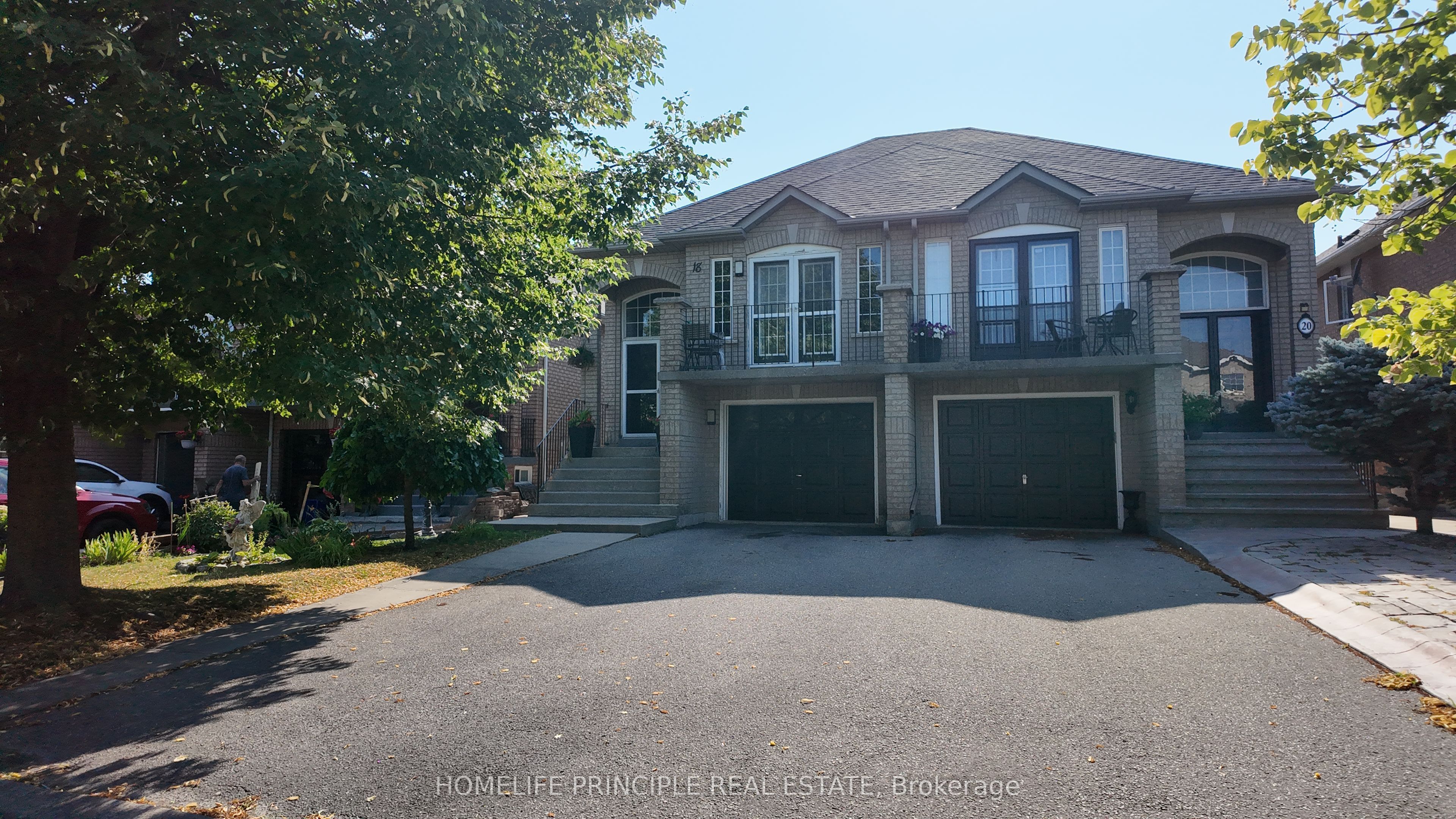 18 D'amato Crescent E Property Photo 2