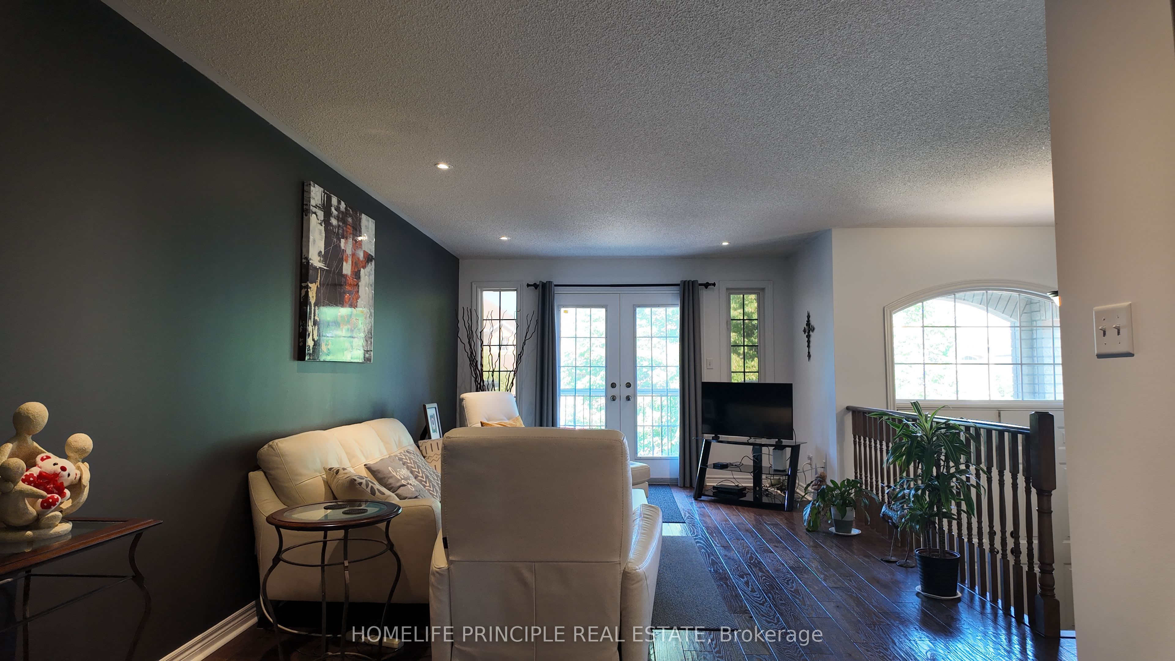 18 D'amato Crescent E Property Photo 5