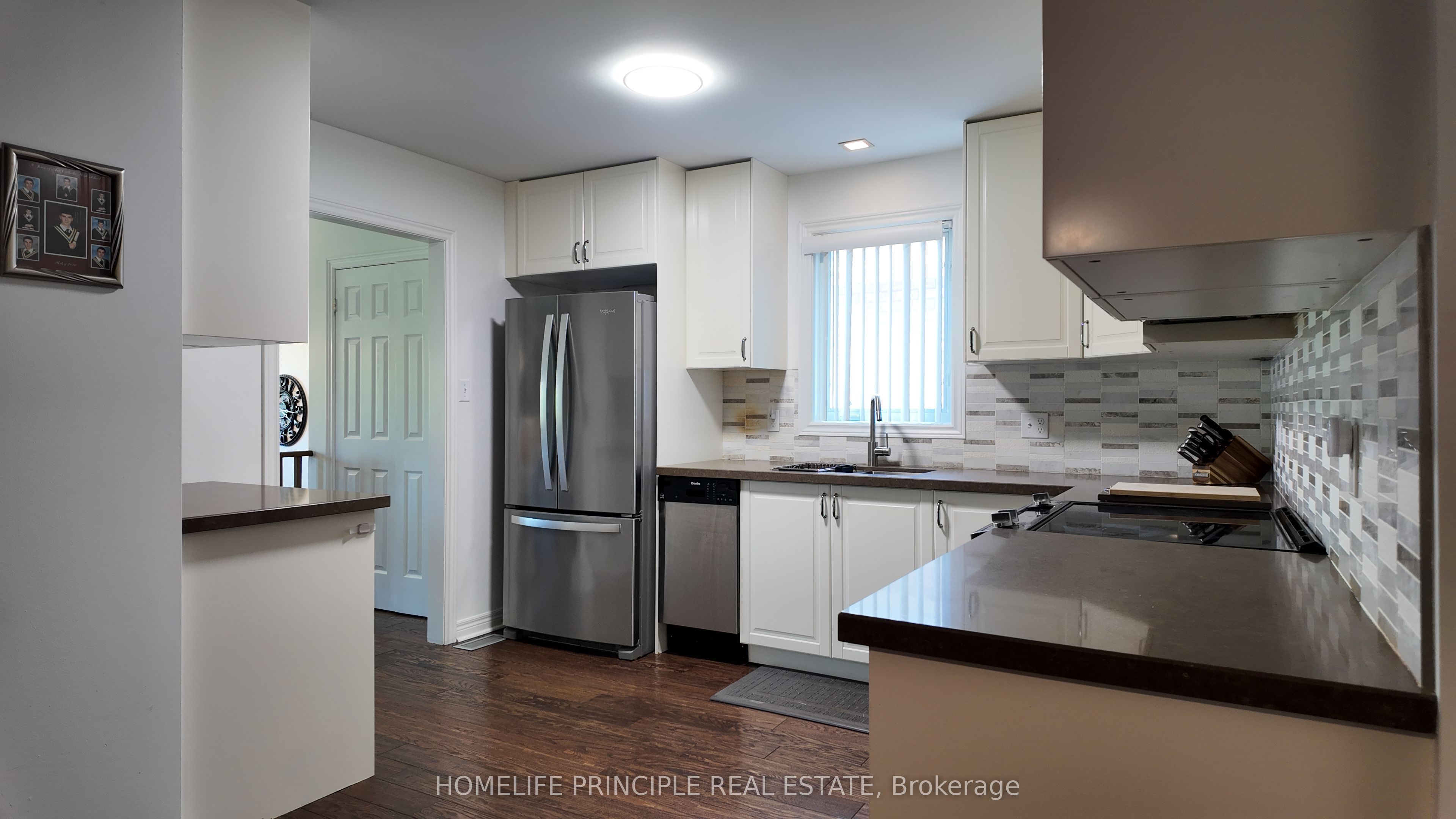 18 D'amato Crescent E Property Photo 8