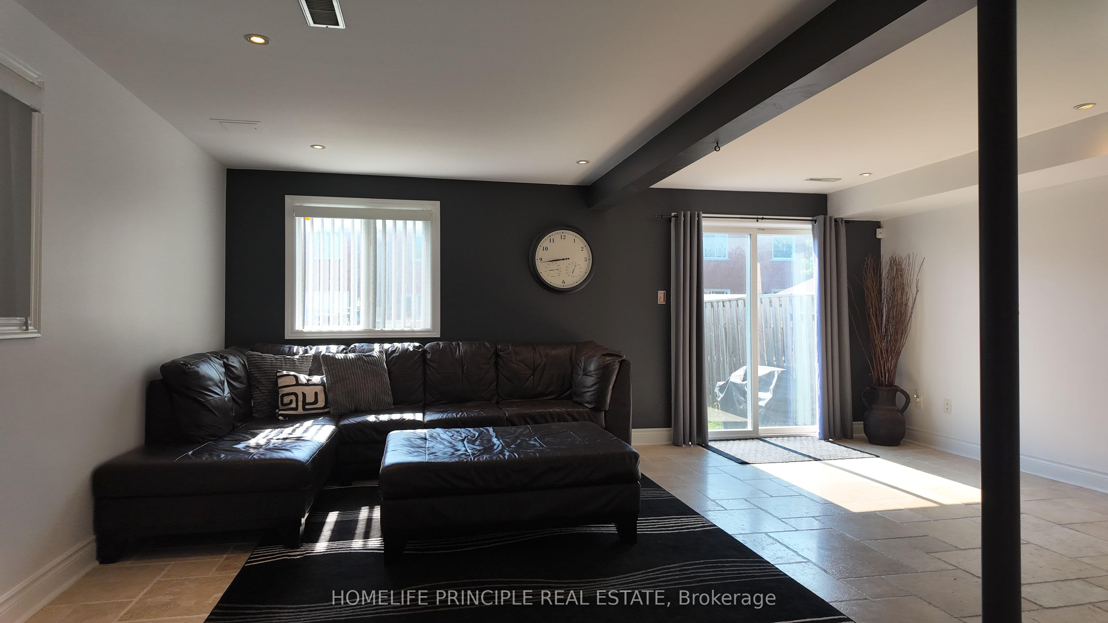 18 D'amato Crescent E Property Photo 22