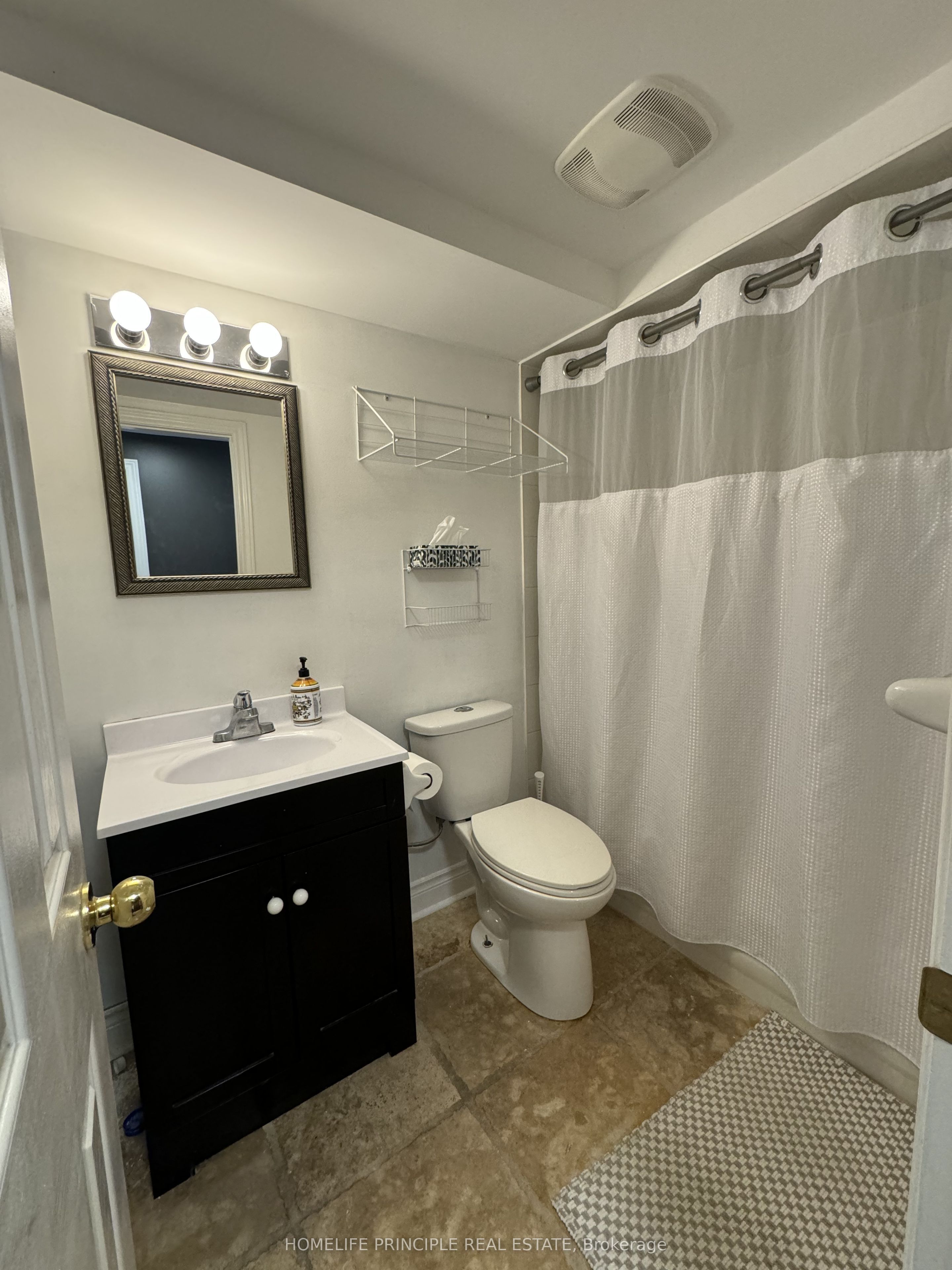 18 D'amato Crescent E Property Photo 25