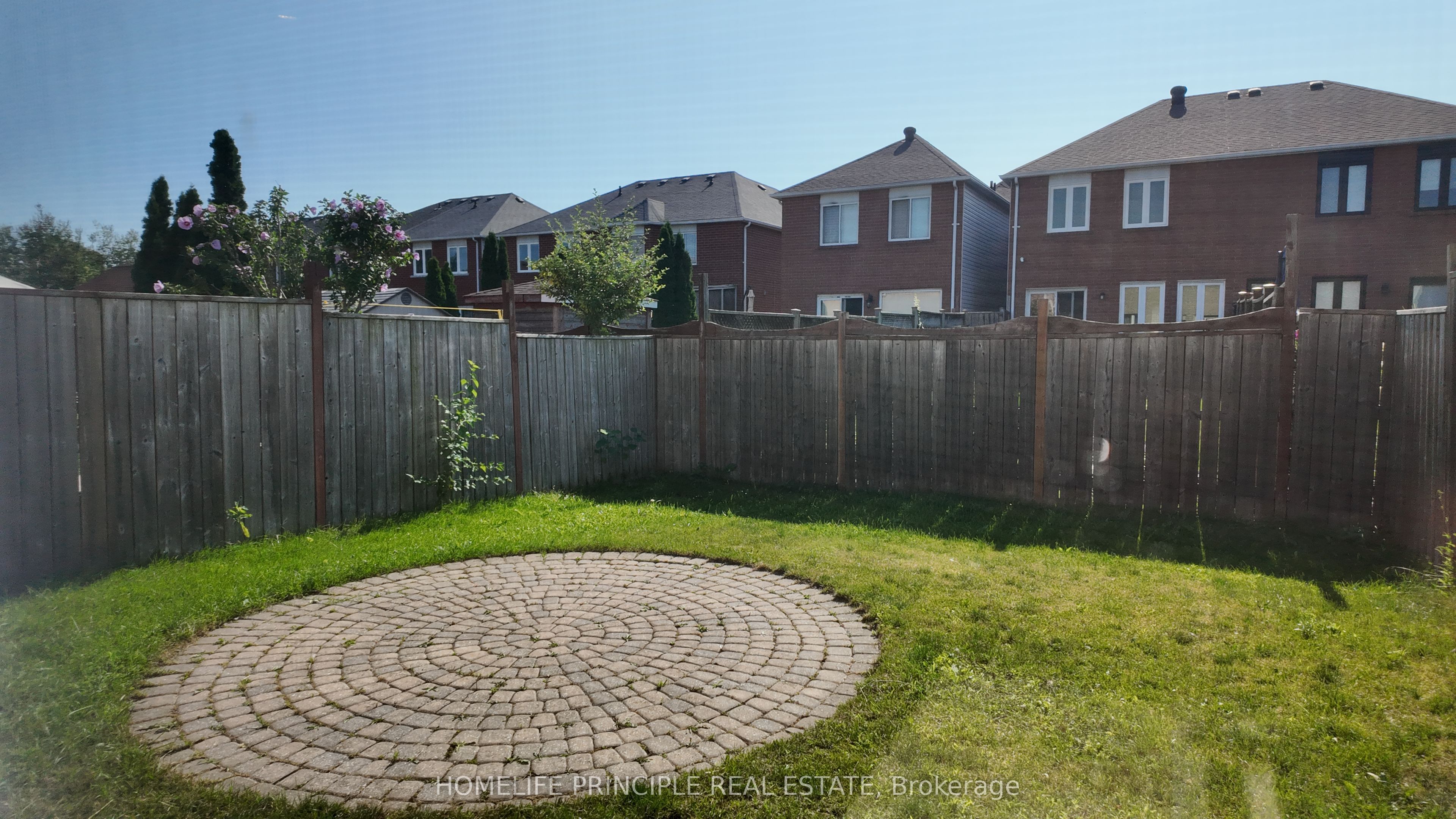 18 D'amato Crescent E Property Photo 26