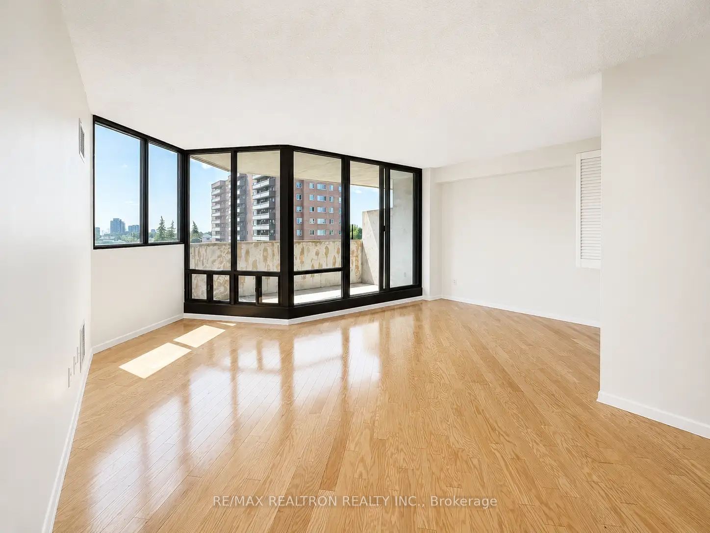 40 Baif Boulevard S 506 Property Photo 5
