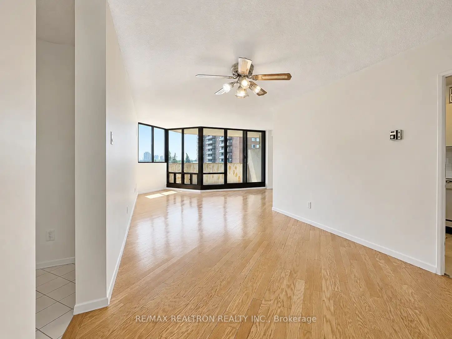 40 Baif Boulevard S 506 Property Photo 11