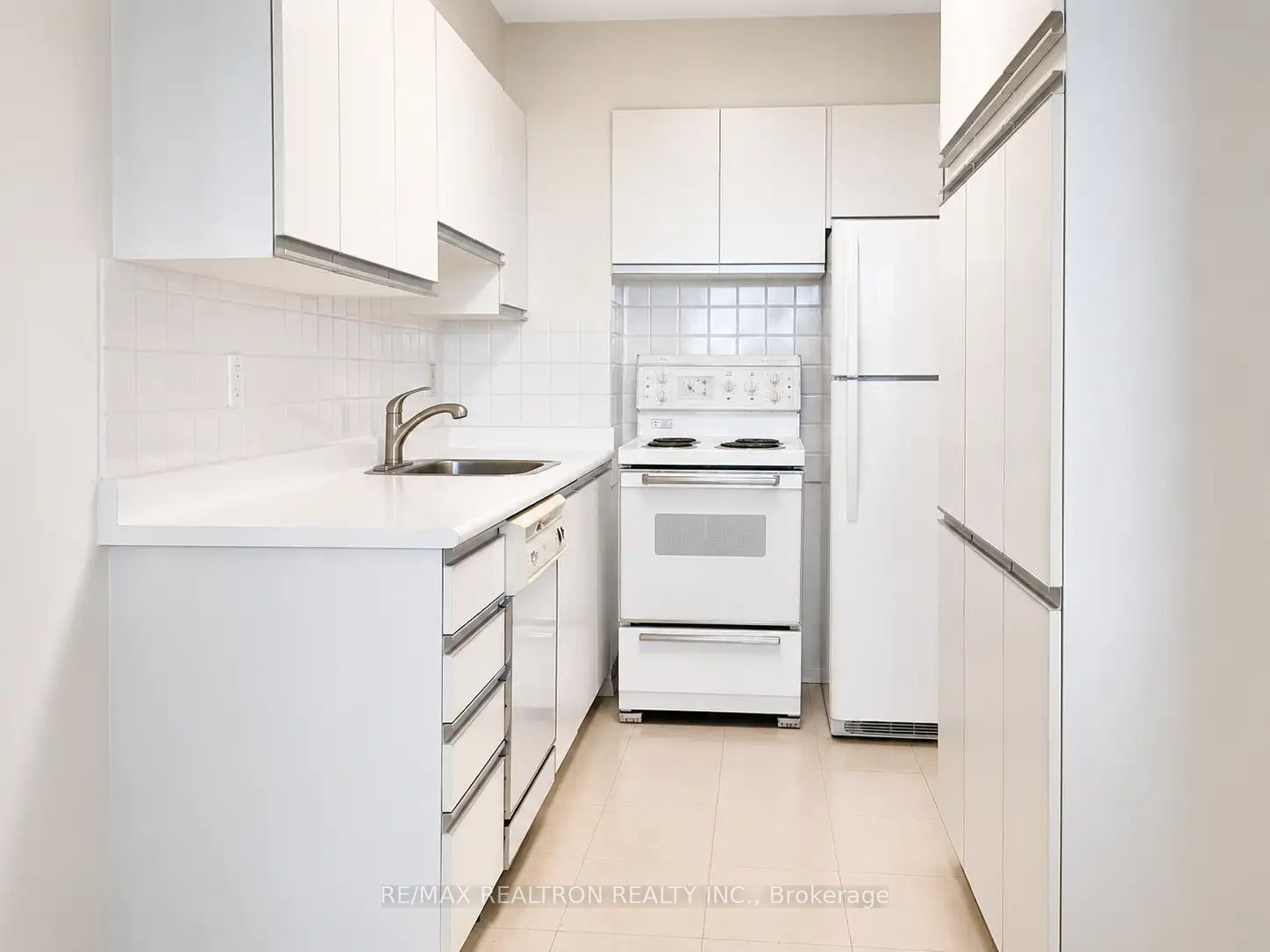 40 Baif Boulevard S 506 Property Photo 12