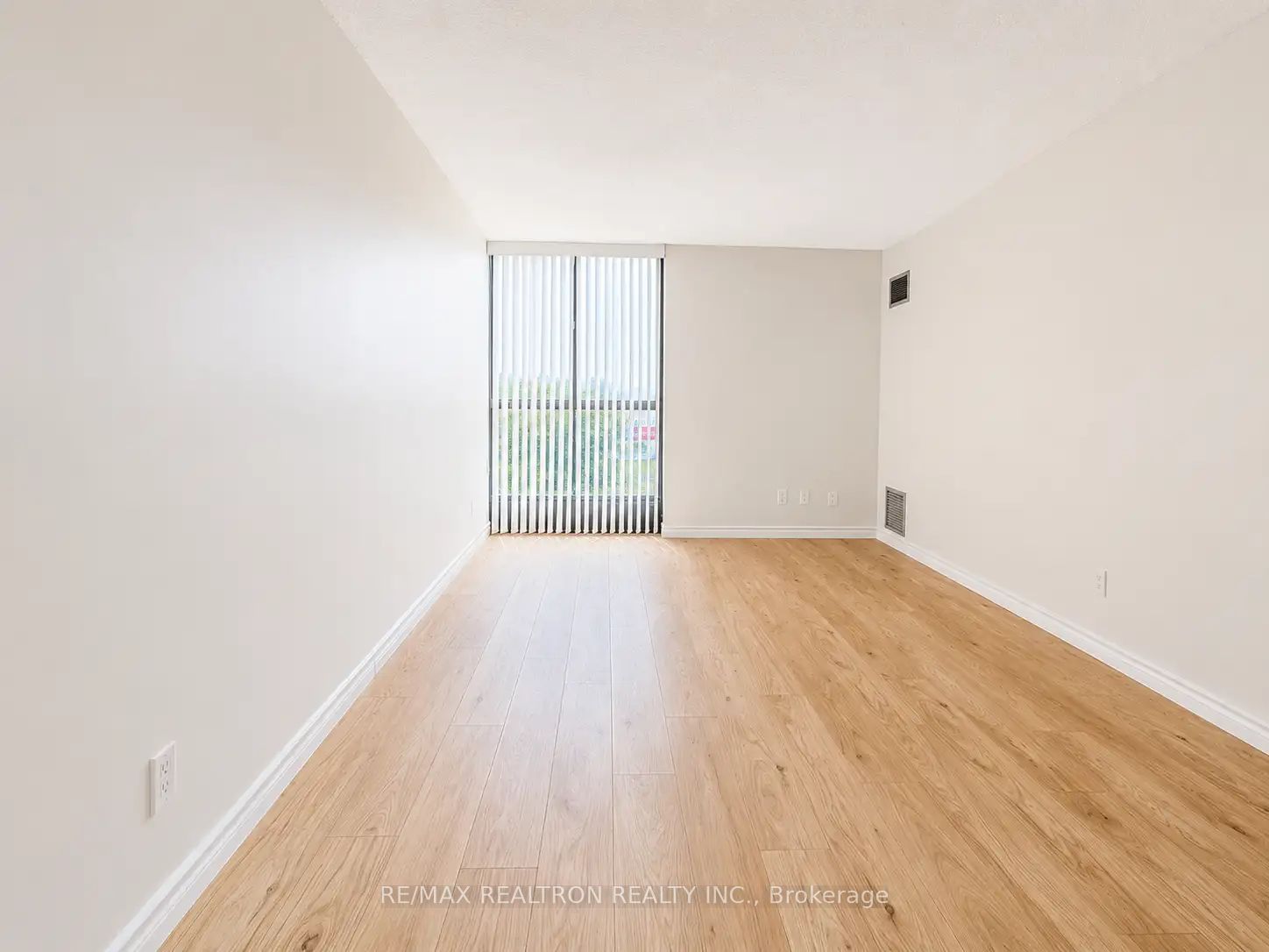 40 Baif Boulevard S 506 Property Photo 18
