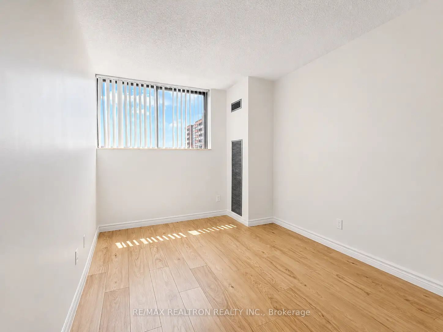 40 Baif Boulevard S 506 Property Photo 23